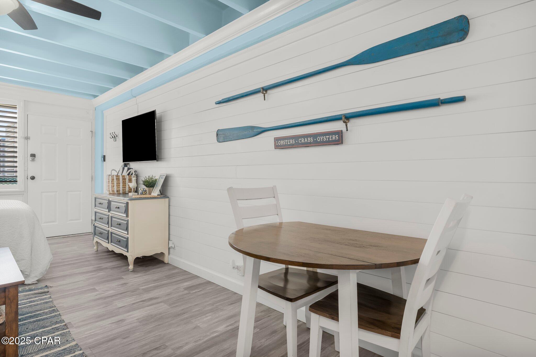 Fontainebleau Terrace - Residential