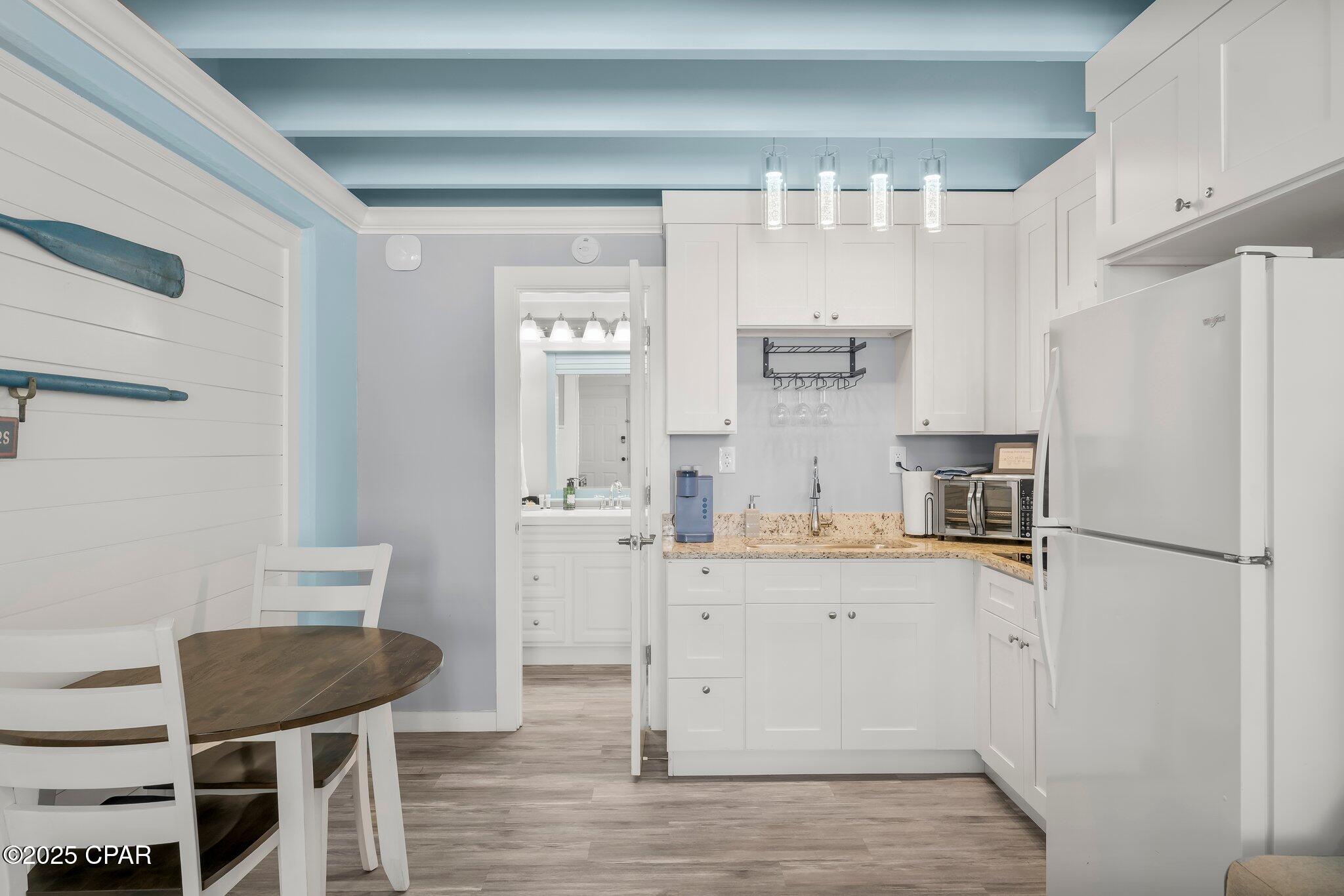 Fontainebleau Terrace - Residential