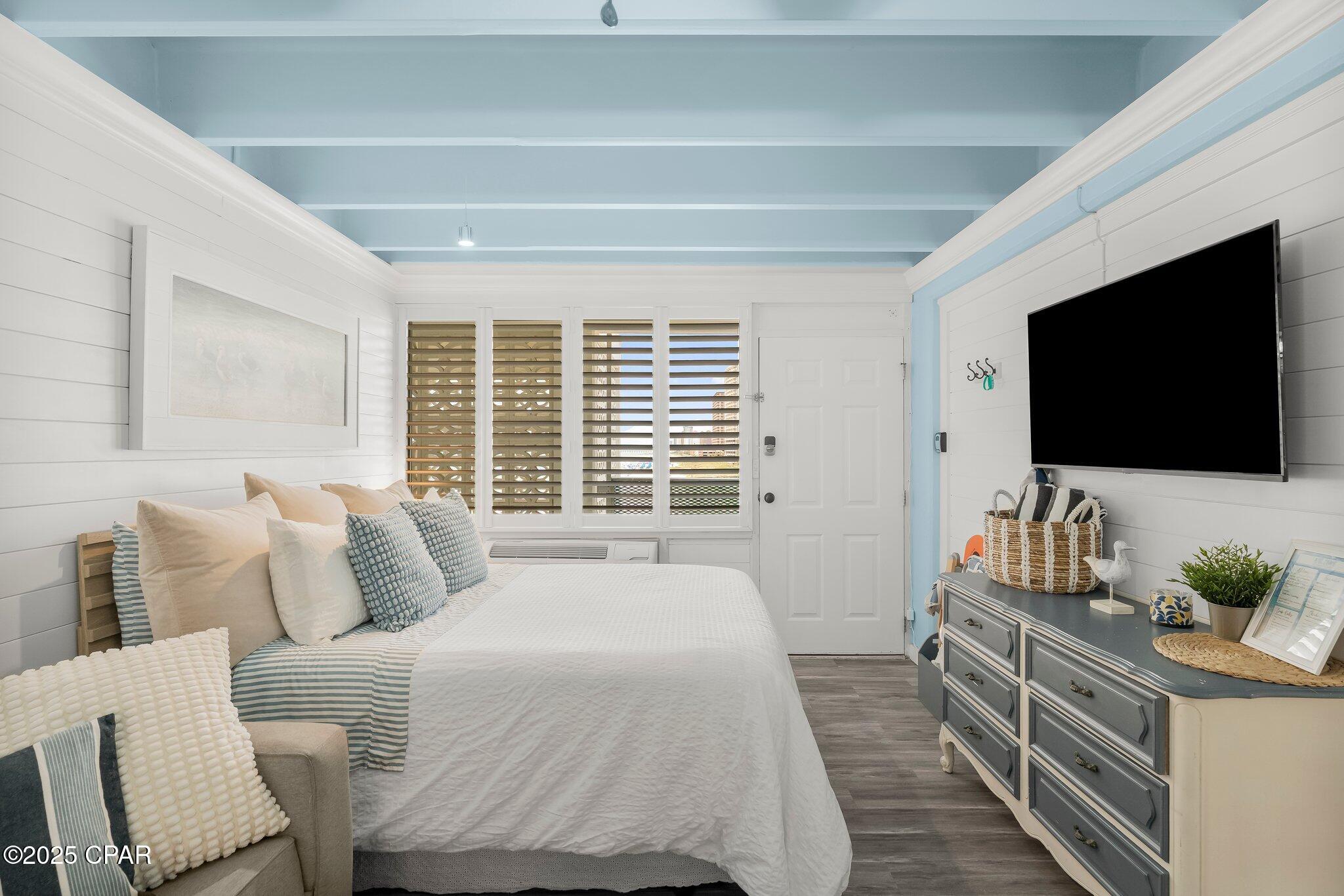 Fontainebleau Terrace - Residential