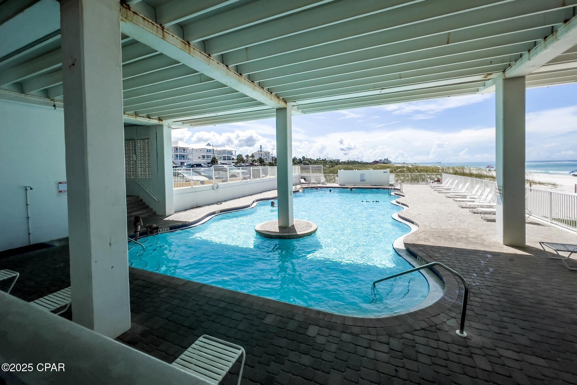 Fontainebleau Terrace - Residential