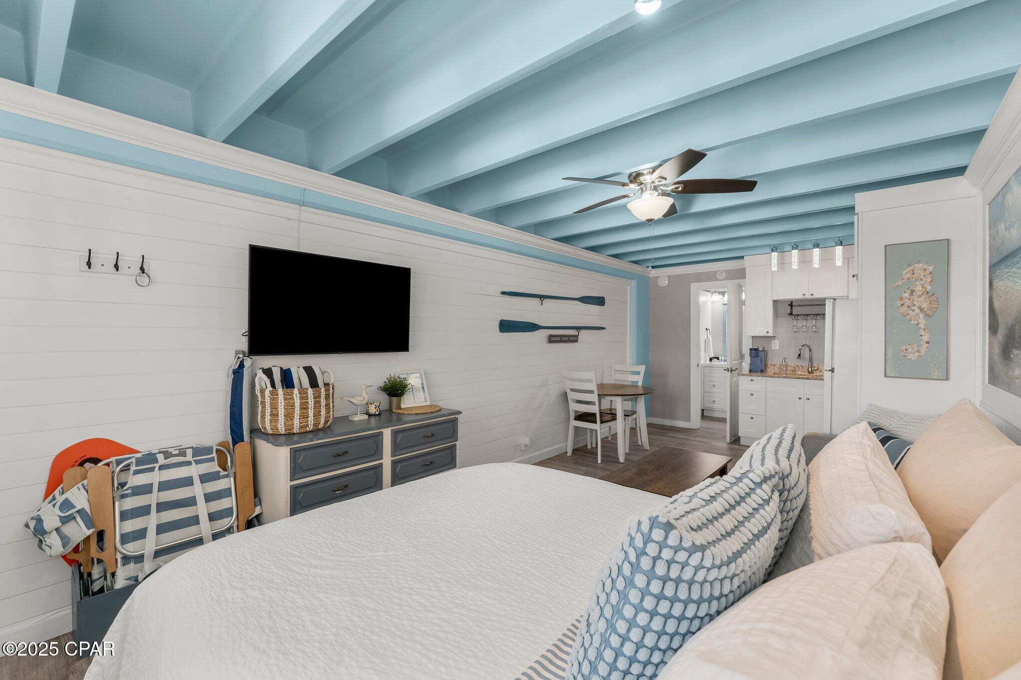 Fontainebleau Terrace - Residential