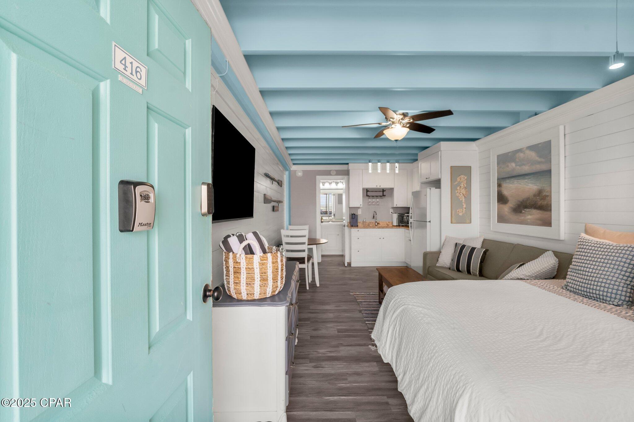 Fontainebleau Terrace - Residential