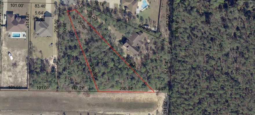 Nice lot, at the cul de sac of an established neighborhood, paved road, minutes to town,and the beaches.