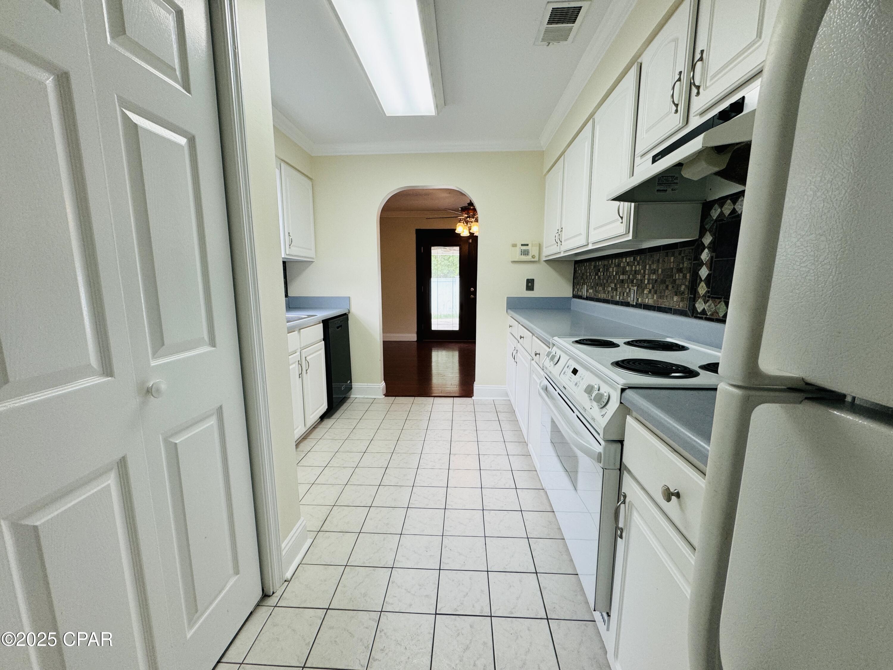 [No Recorded Subdiv] - Residential Lease