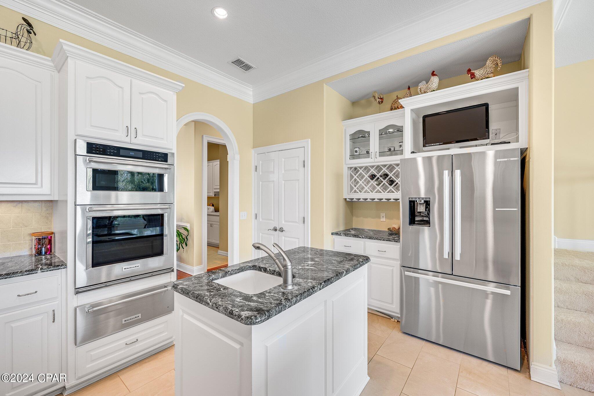 College Point 1st Add - Residential