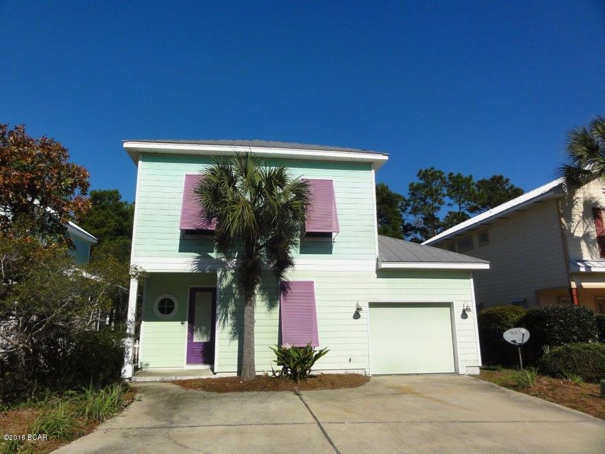 Fabulous home located in the Ventana Dunes subdivision! Kitchen features white cabinets, breakfast bar, and stainless appliances! Fireside family room within view of kitchen! Spacious bedrooms and two full bathrooms! Screened back porch! A must see! Please show and submit your offer today!