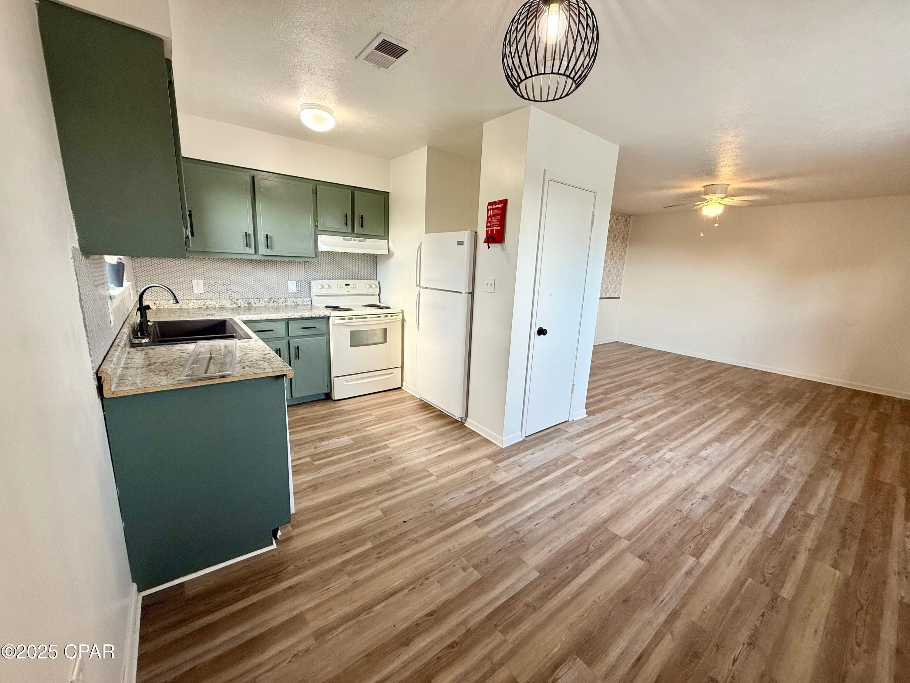 W H Parker - Residential Lease