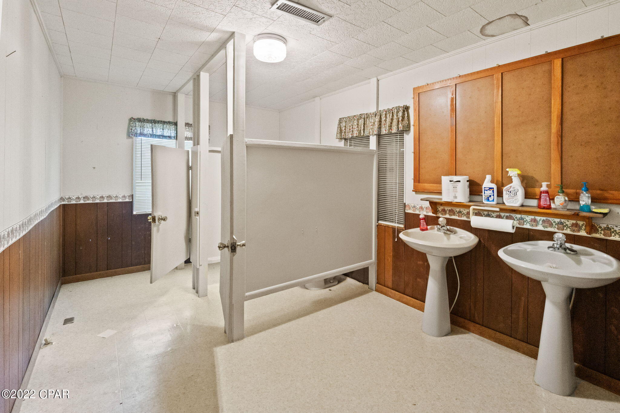 [No Recorded Subdiv] - Commercial Sale