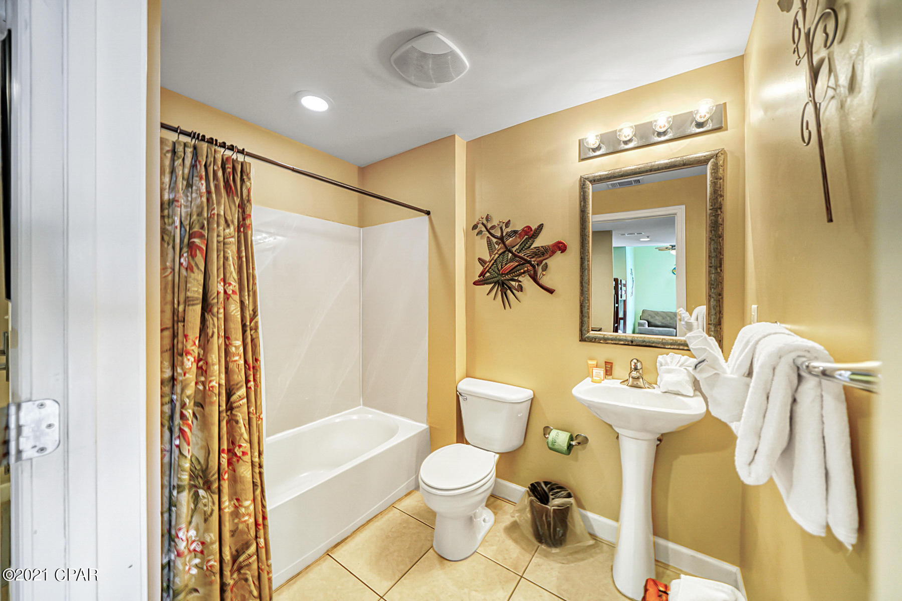 Splash Condo - Residential