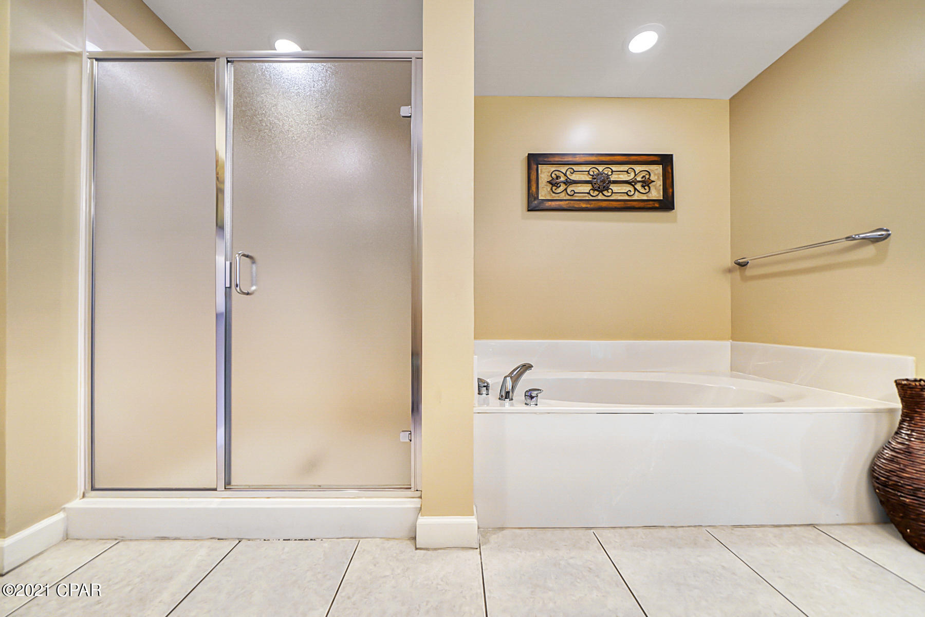 Splash Condo - Residential