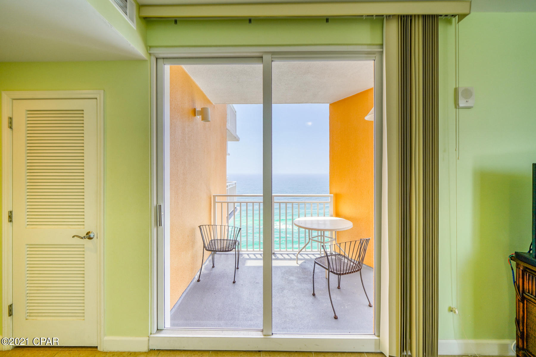 Splash Condo - Residential