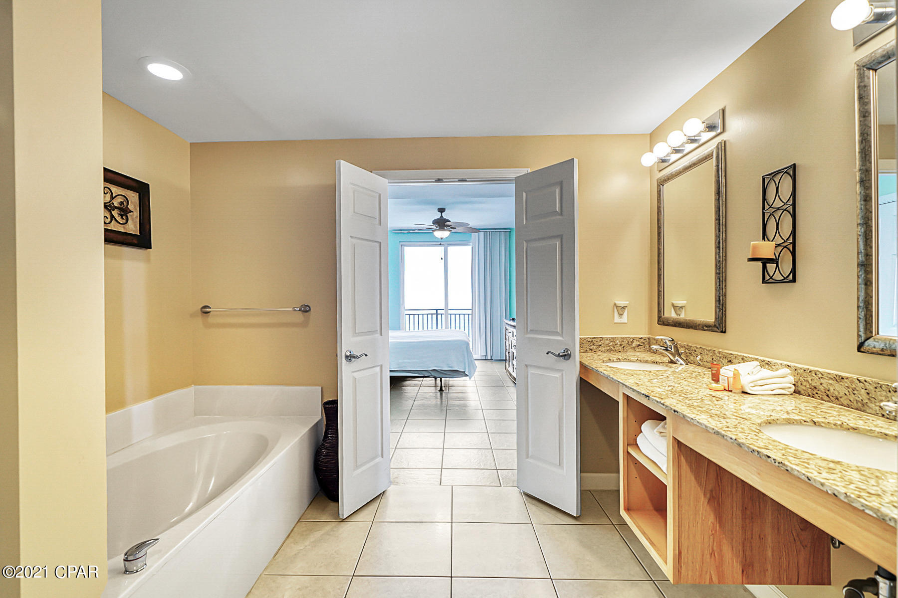 Splash Condo - Residential