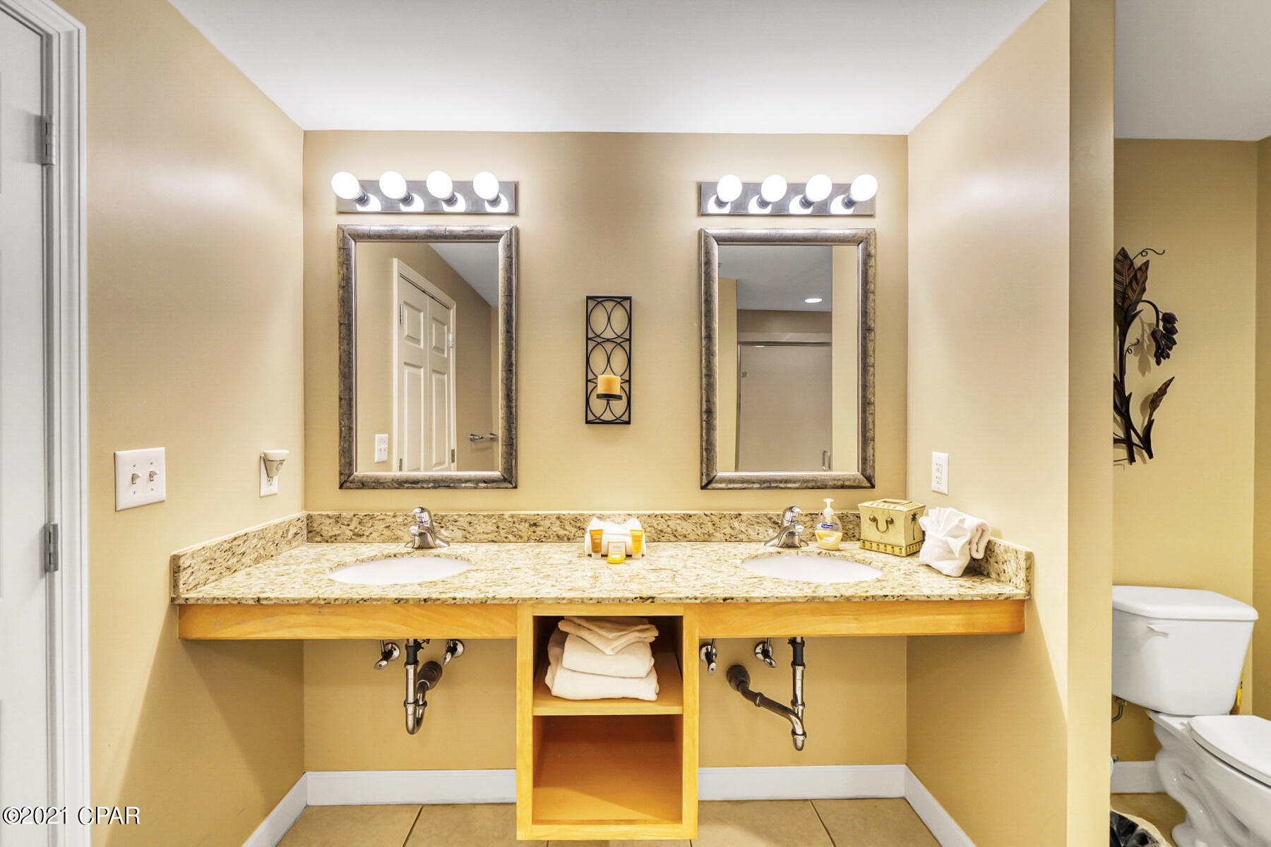 Splash Condo - Residential