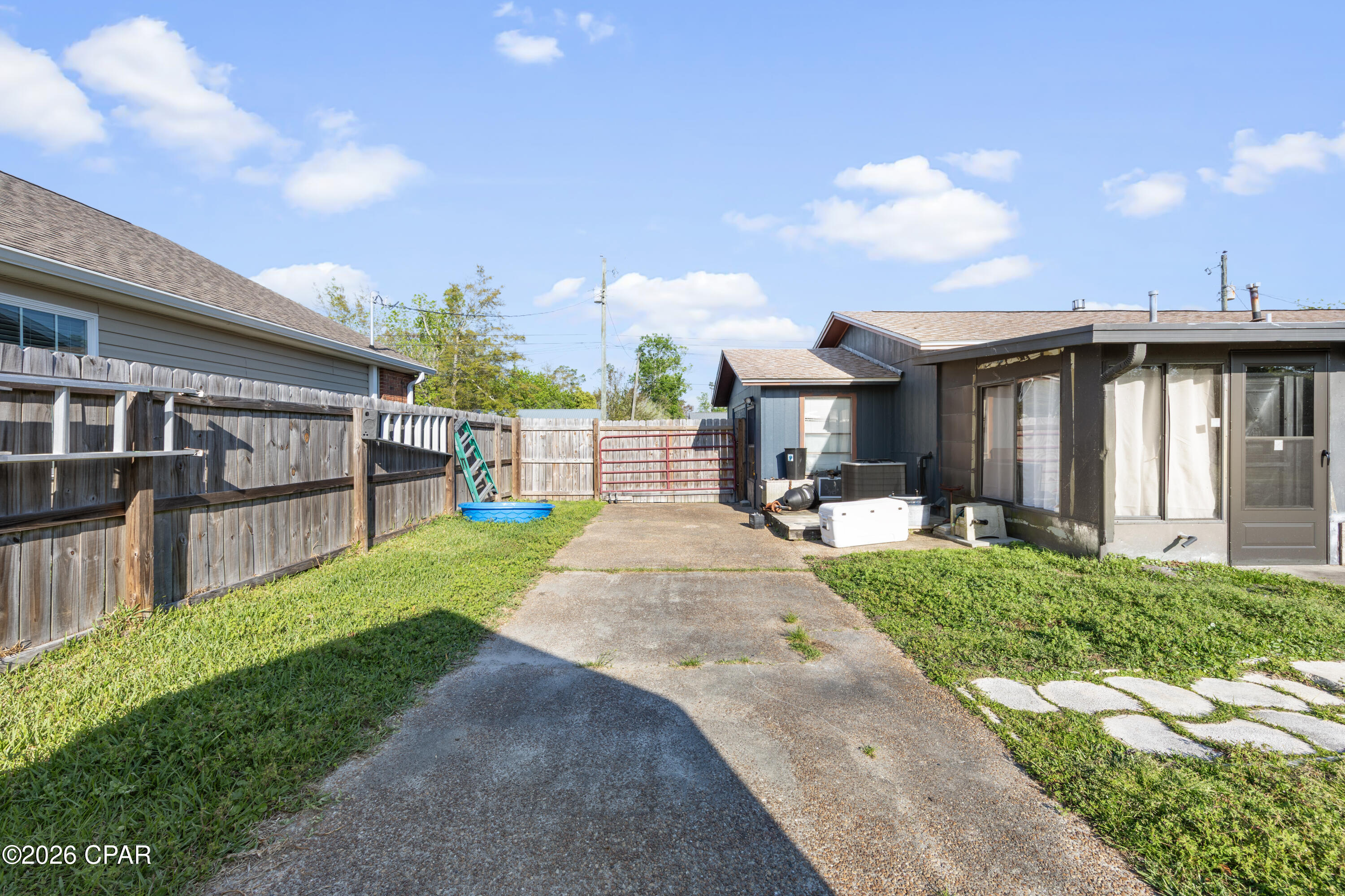 [No Recorded Subdiv] - Residential