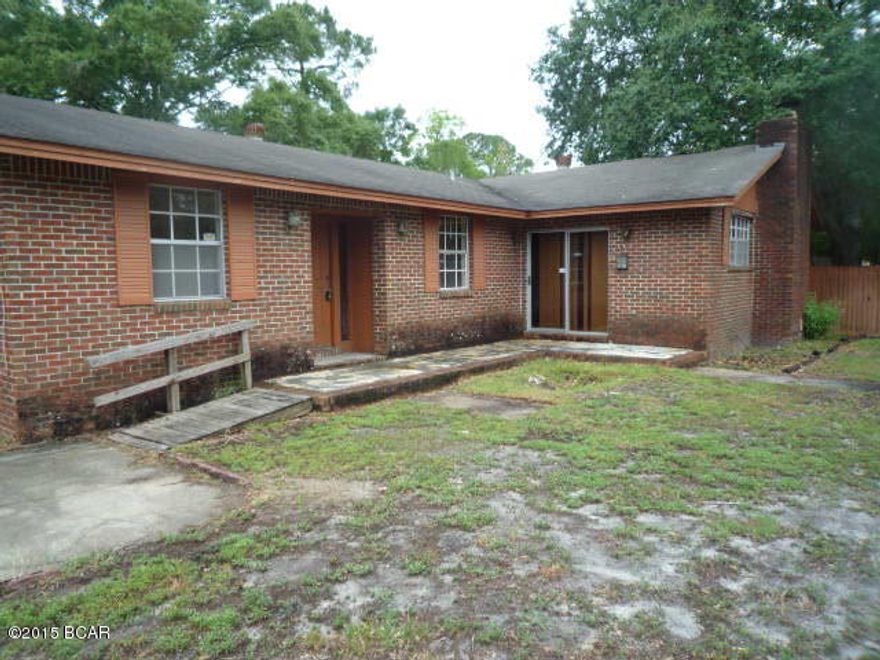 ***Bank Owned***3 Bedrooms, 2 Baths on a large fenced lot. Brick Fireplace in Family Room.  Centrally located with a ton of potential-Needs some work which is reflected in the price.  Seller will finance with approved application...3.5% Interest on a 5/1 ARM, 11% Down Payment, No PMI, NO exclusions for Investment Buyers. Fixed Rates also available with approved application.