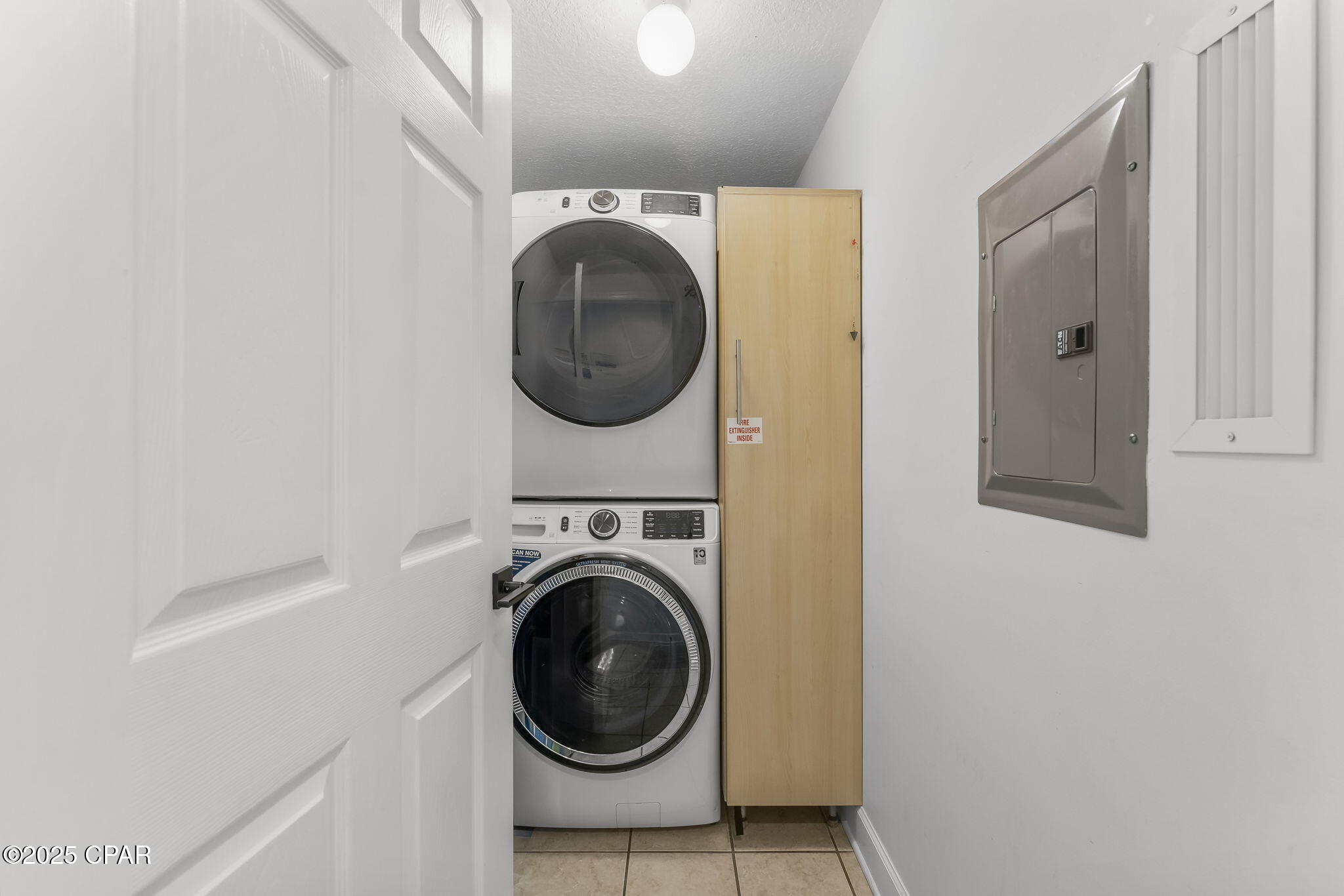 Tropic Winds - Residential