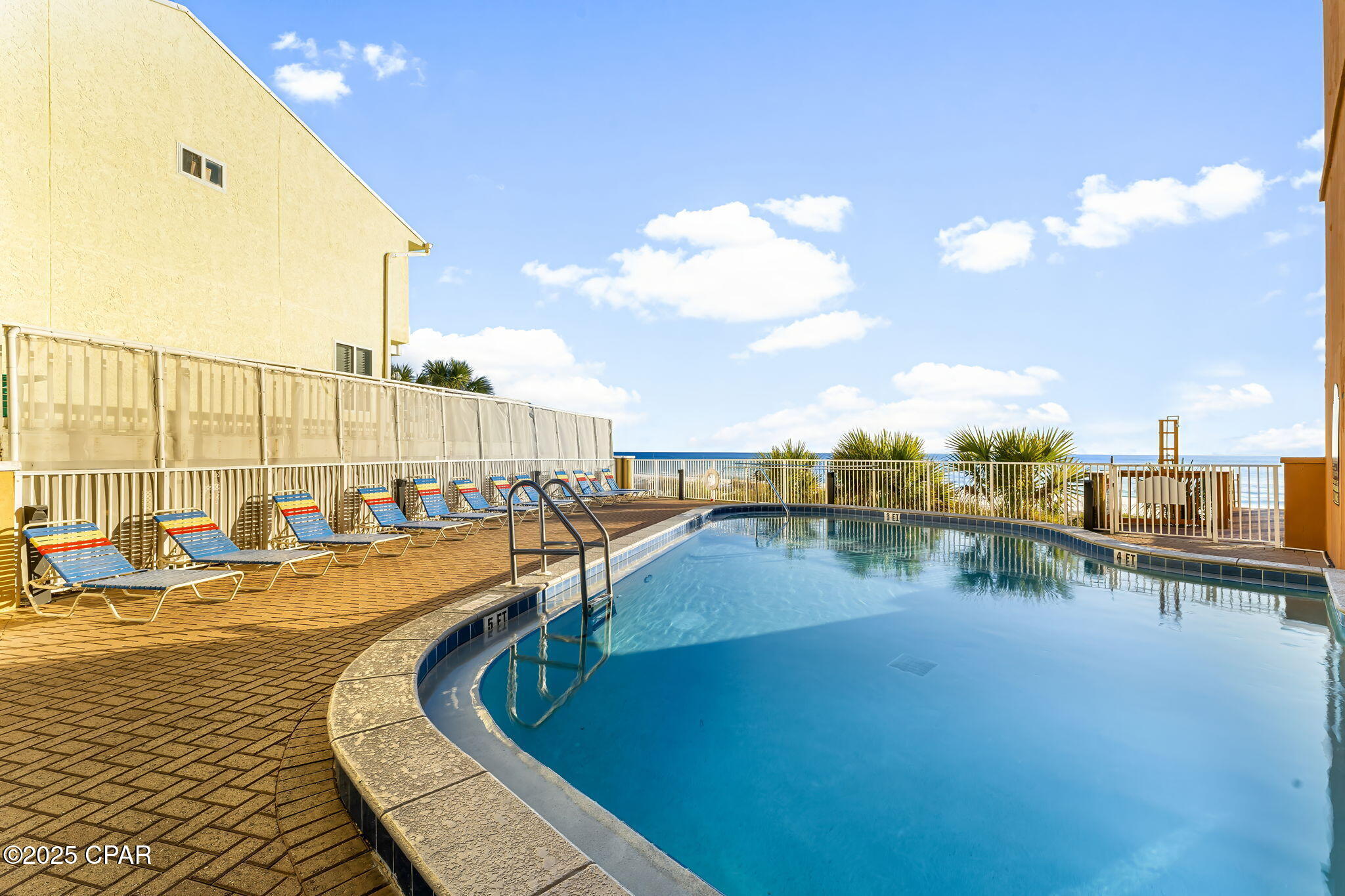 Tropic Winds - Residential