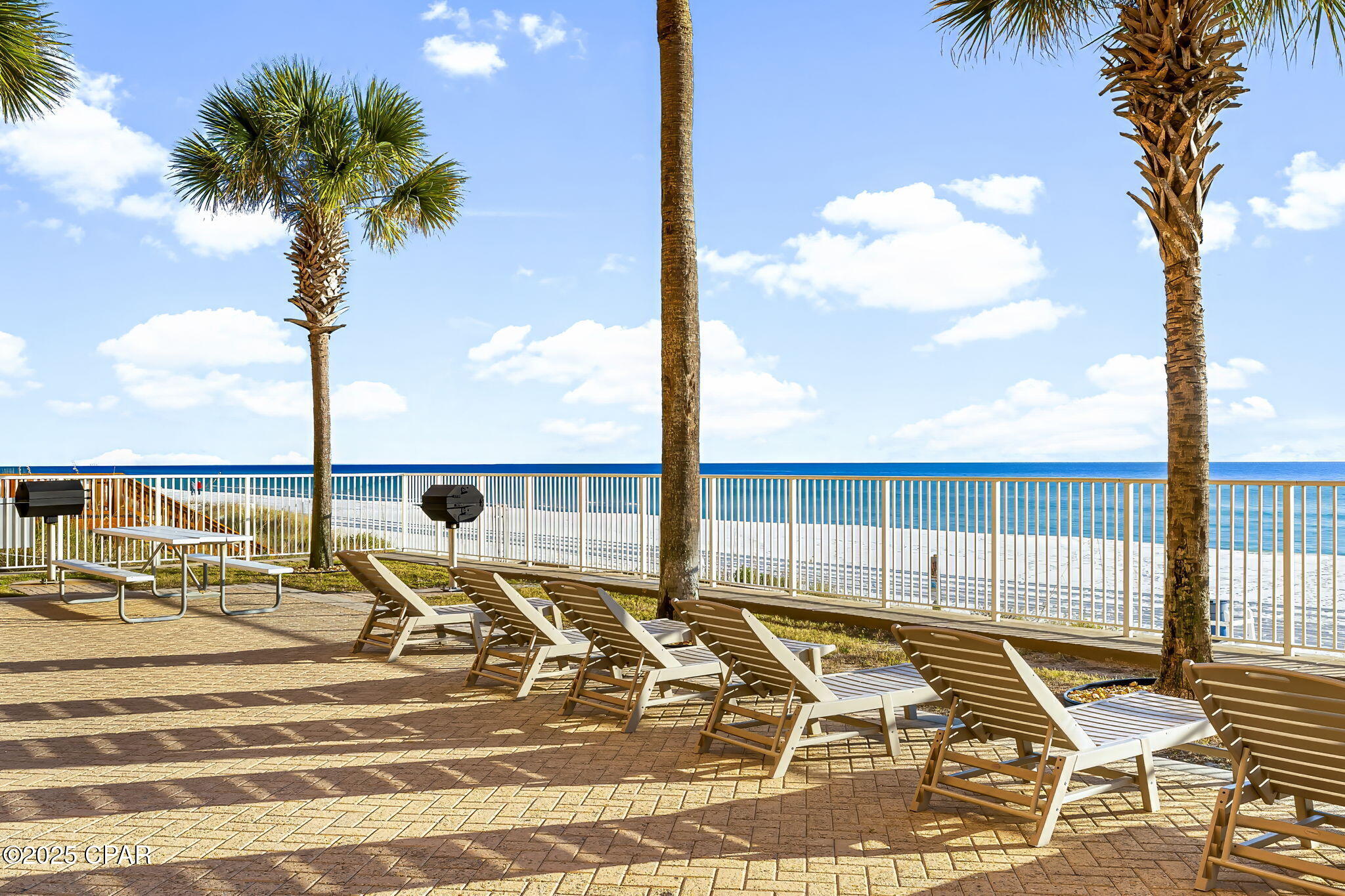 Tropic Winds - Residential