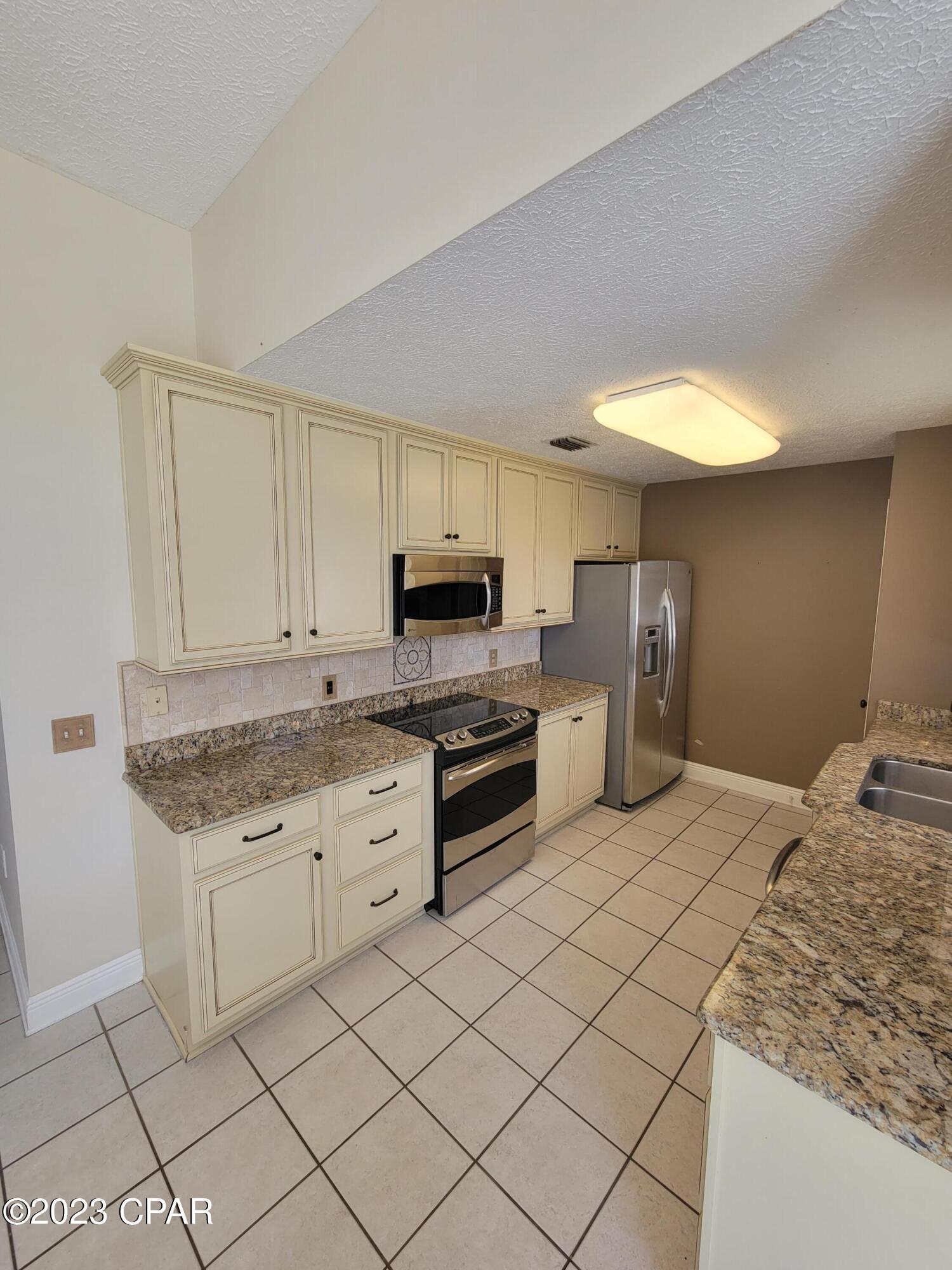 Fernwood Park - Residential Lease