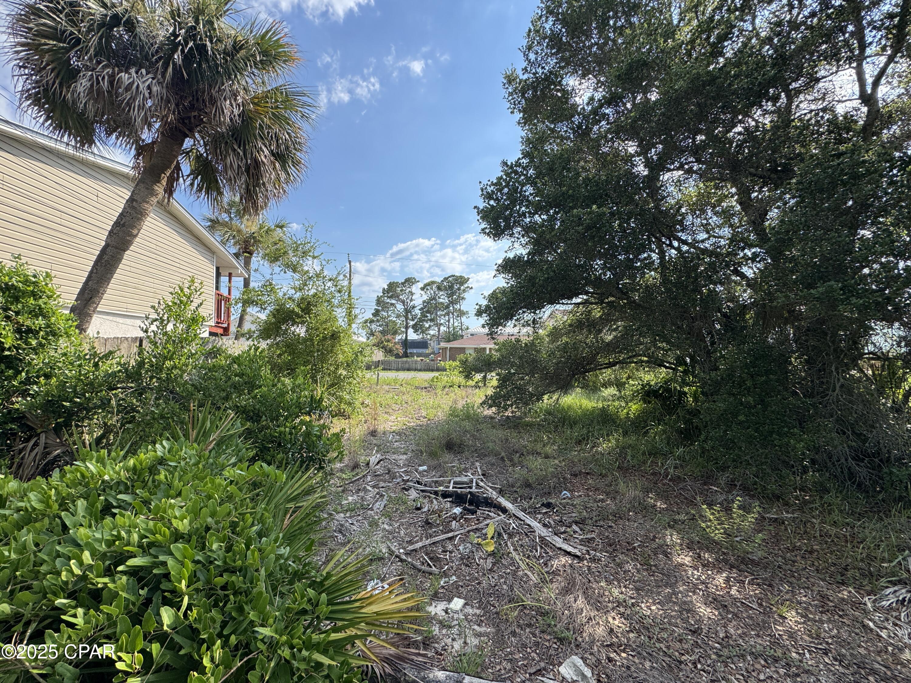 Baltimore Beach - Land