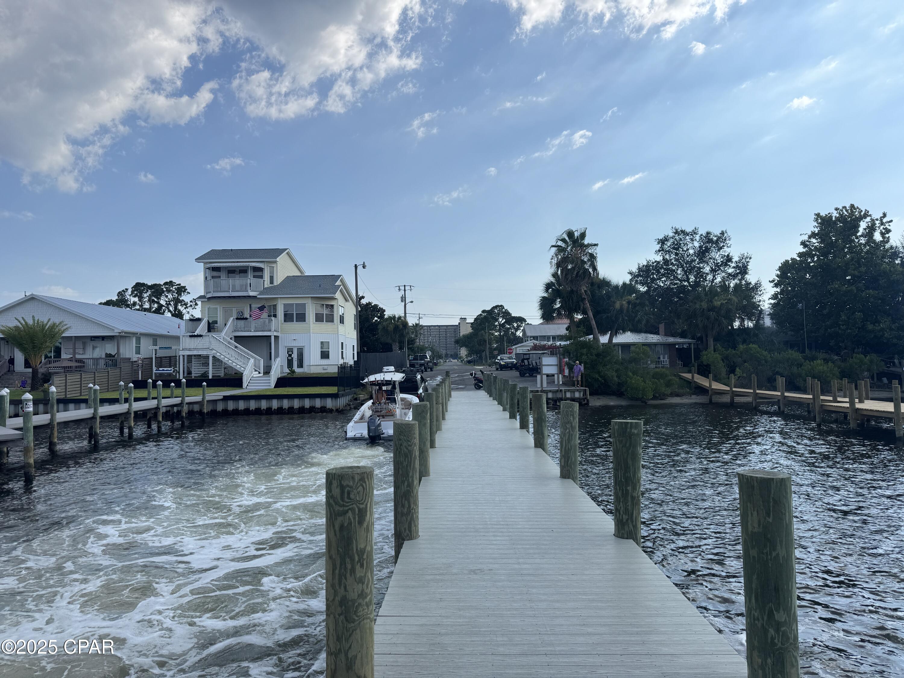 Baltimore Beach - Land