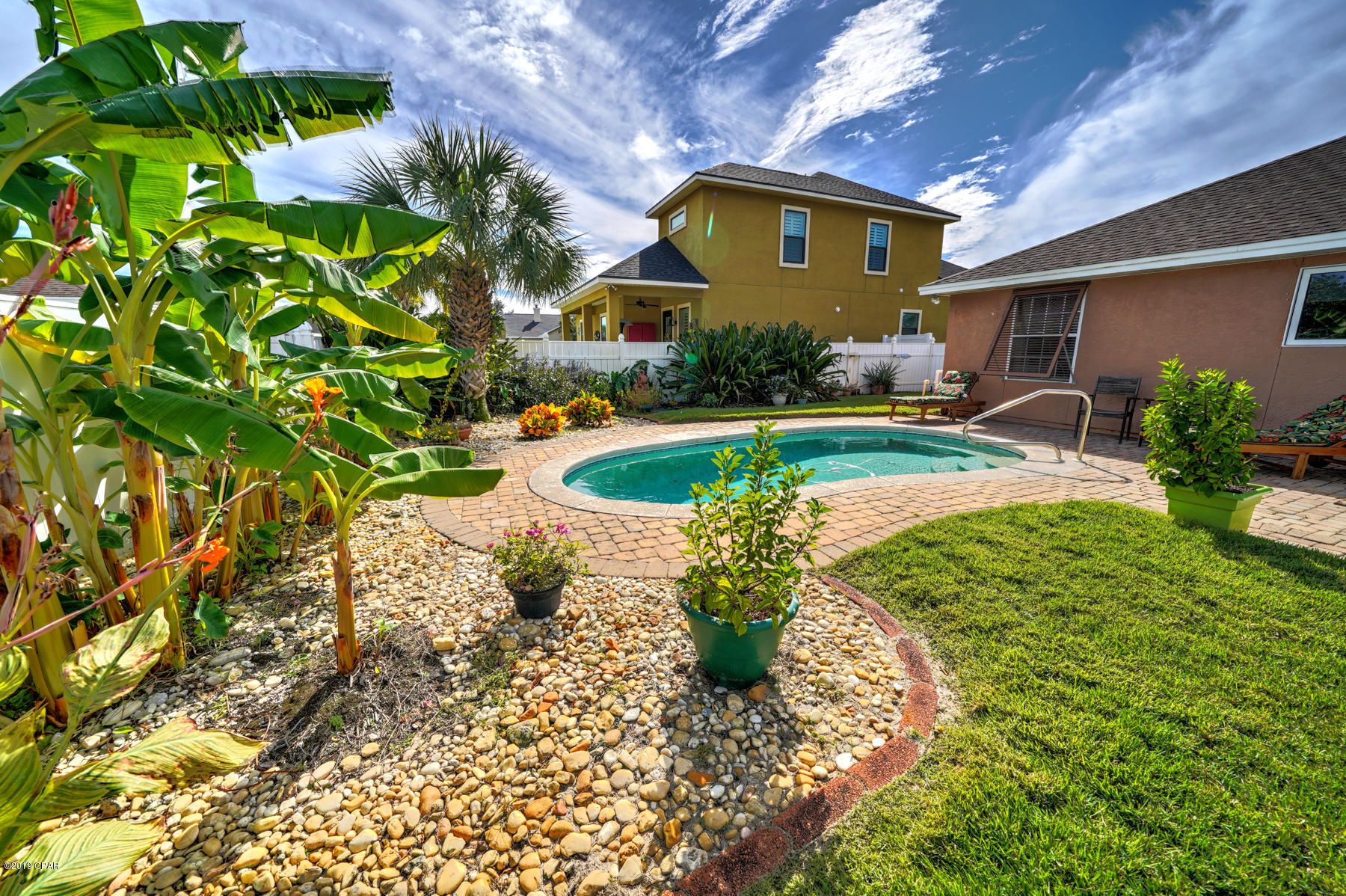 Summer Breeze - Residential