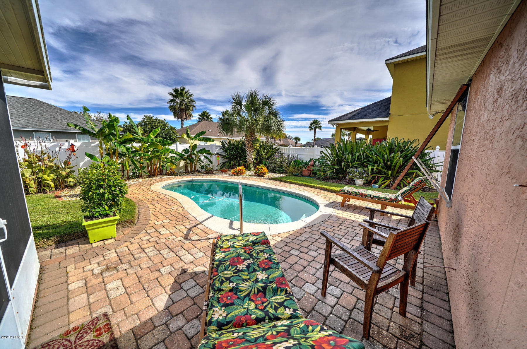 Summer Breeze - Residential