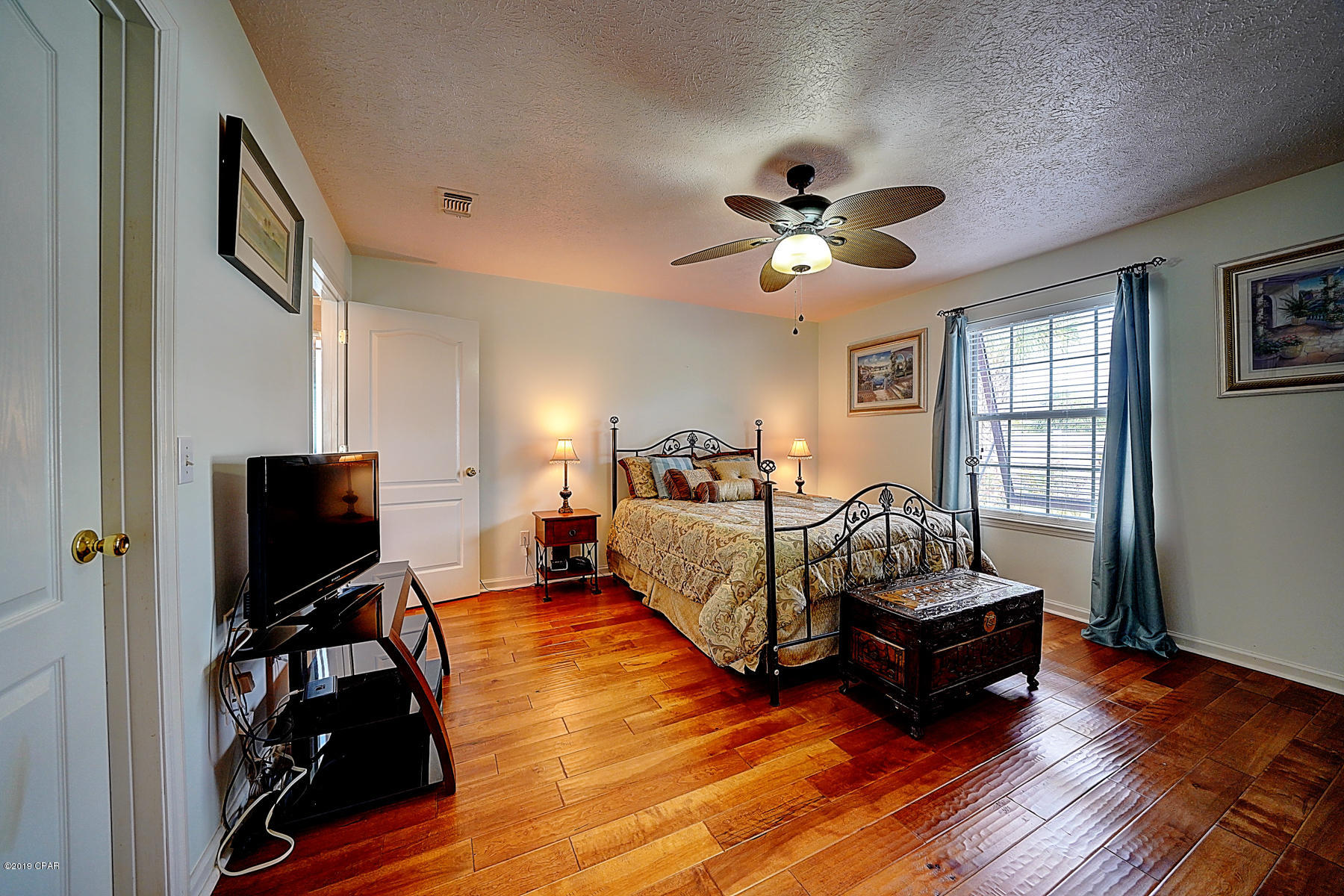 Summer Breeze - Residential