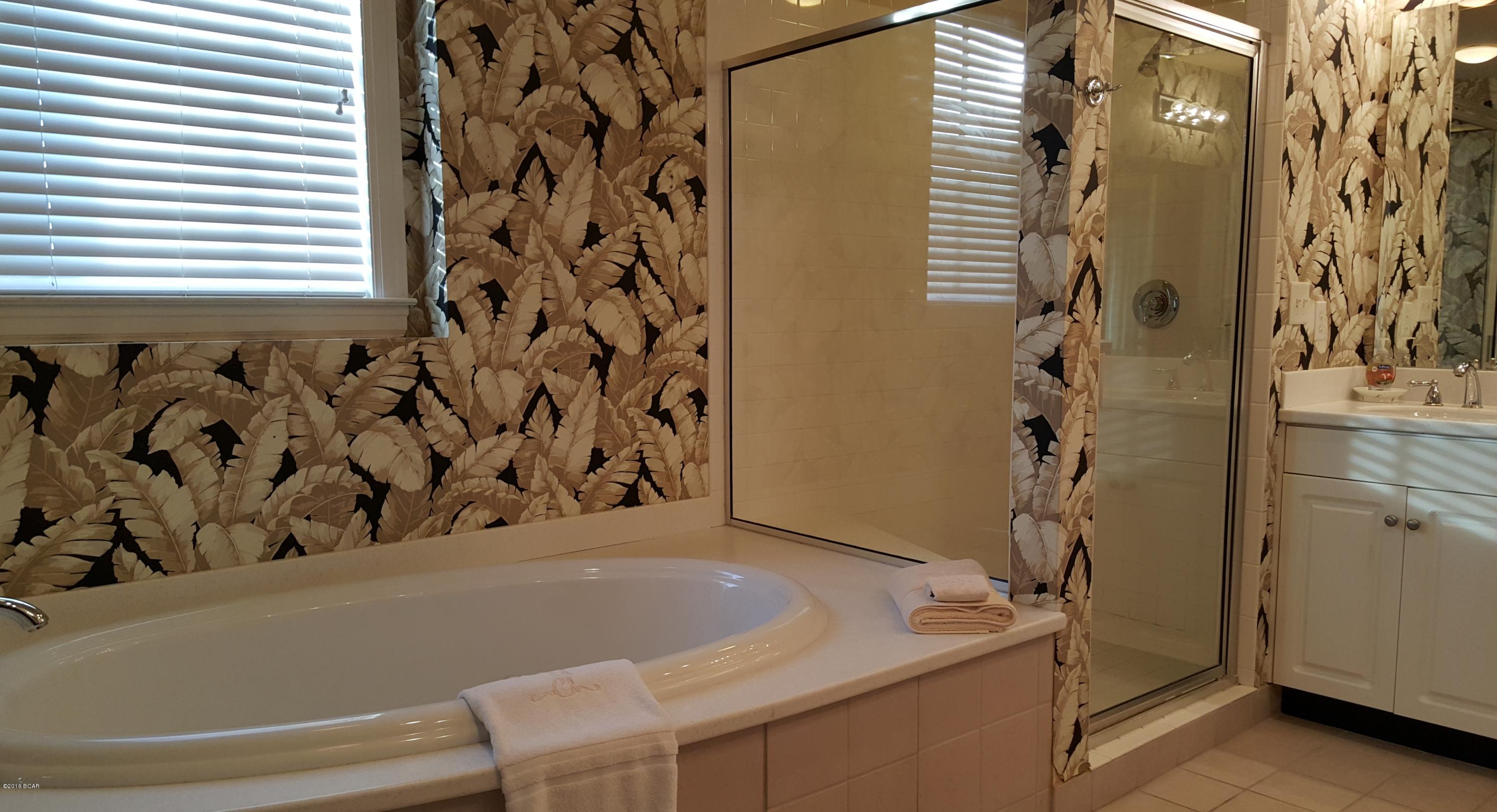 En Soleil Condo - Residential