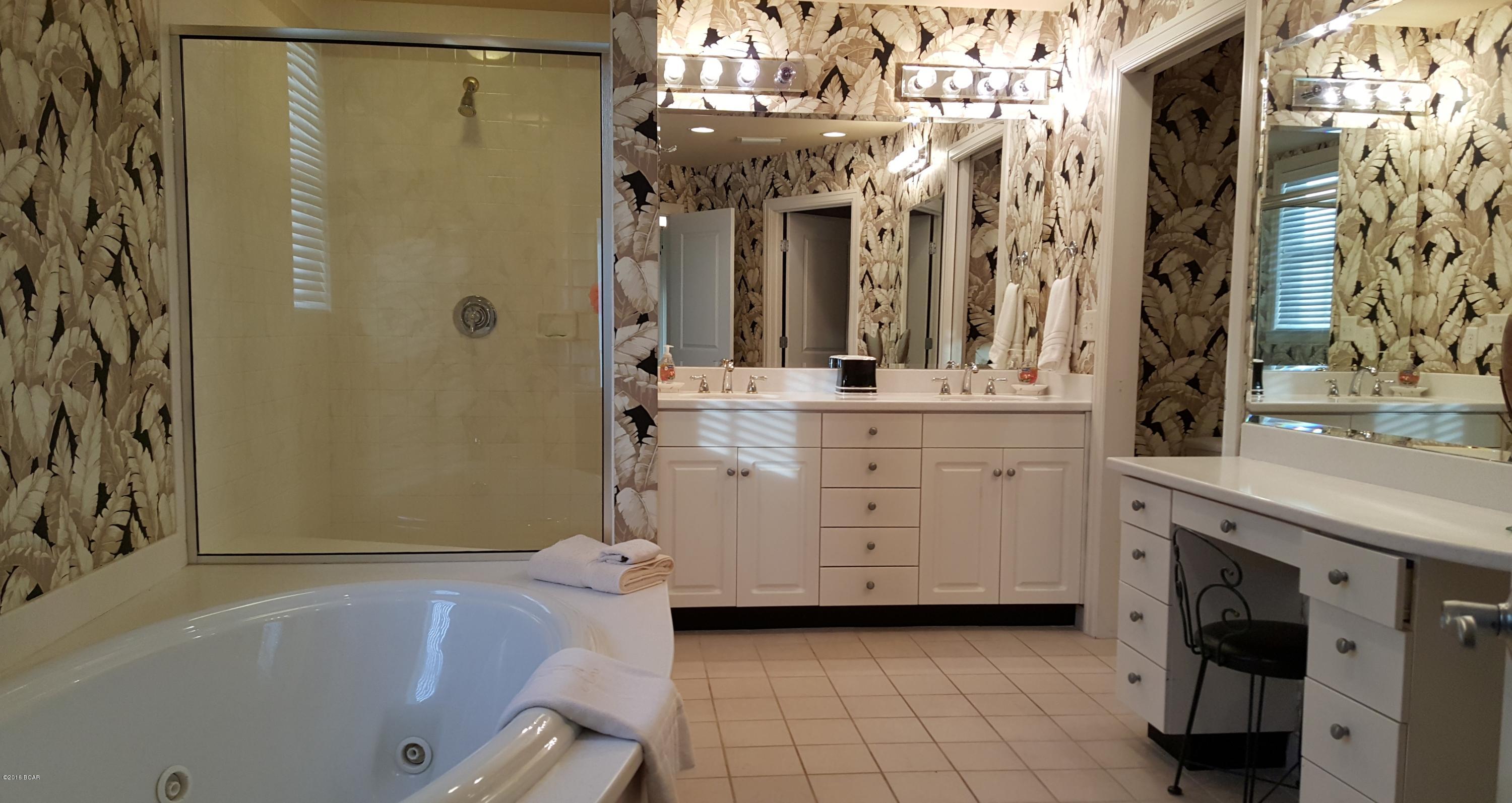 En Soleil Condo - Residential