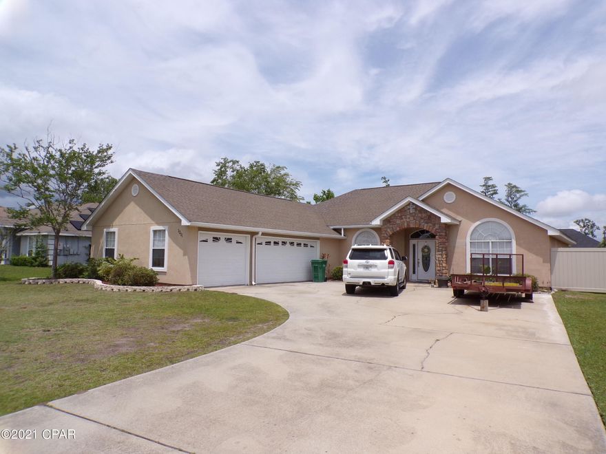 'CURRENTLY UNDER CONTRACT, SELLER ACCEPTING BACKUP OFFERS' Large stucco three bedroom two bathroom home in College Point  on a .42 acre lot offered for sale.  Sizes are approximate or taken form other sources please verify if appropriate.