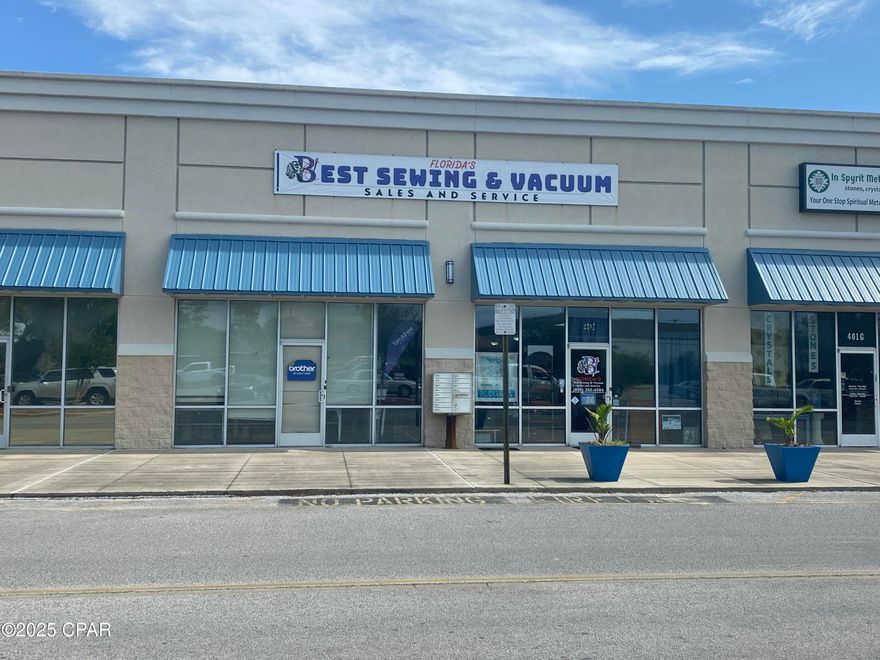 Very Nice 'Open Span' retail space with small office, a receiving/breakroom area, and two bathrooms. Home to The Sewing Center for many years, this prime space is now available.
Located just west of the Home Depot, there is plenty of parking and security lighting.