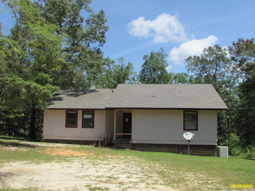 Cozy 3 Bedroom 2 Bath cottage style home with 1338 sq ft located on 1.75 acres! Close to McCormick lake, but enjoy all the amenities Compass Lake in the Hills has to offer (boating, fishing, pool, tennis courts, ext.) This home will go fast so call today
