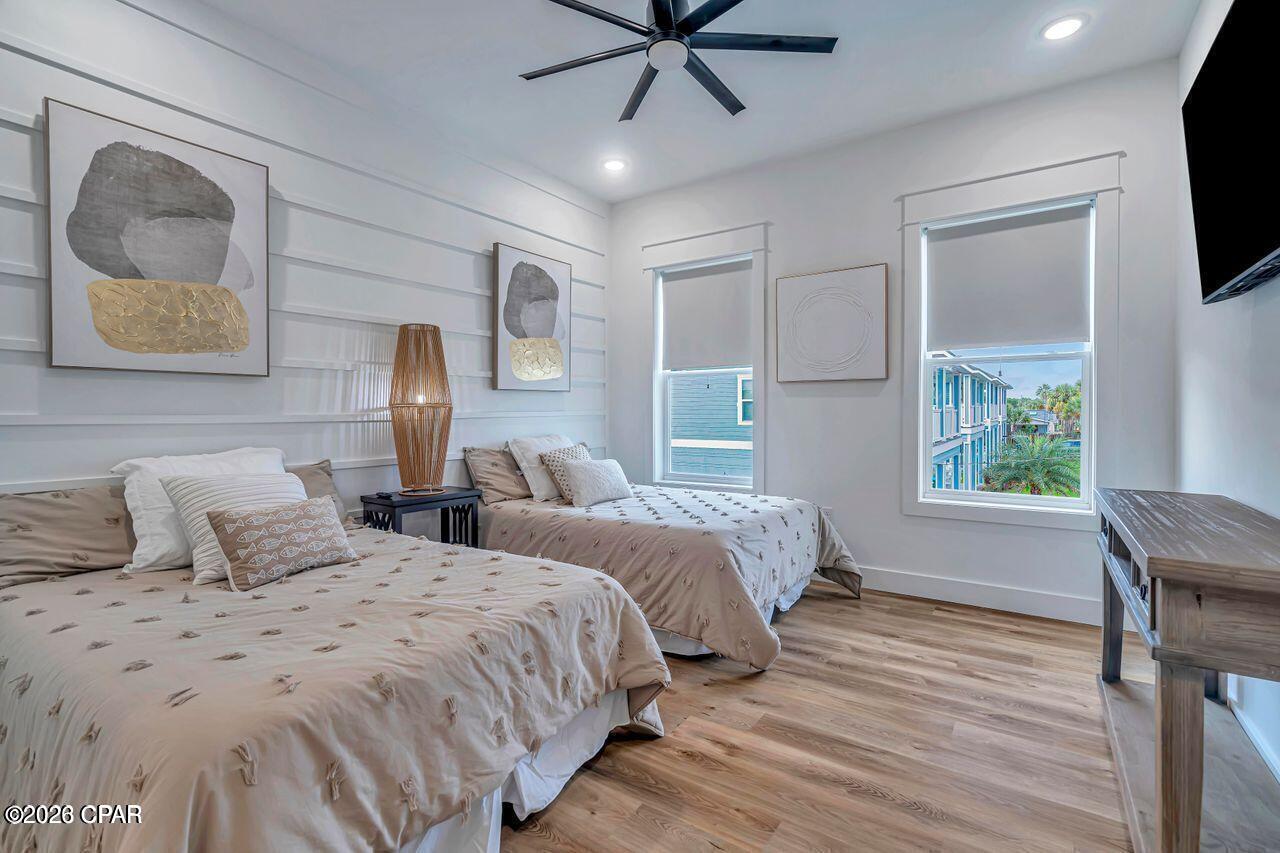 Laguna Beach Estates 7th Add - Residential