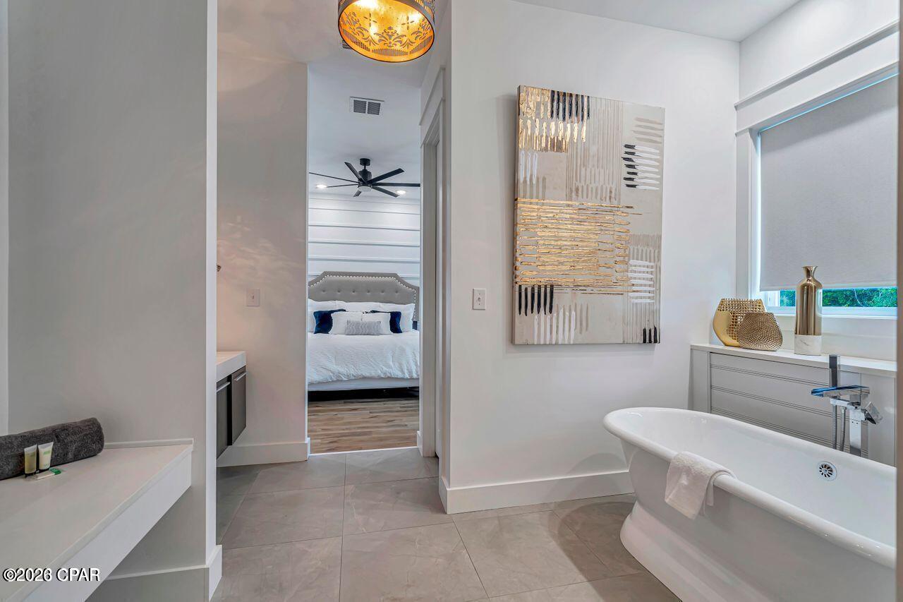 Laguna Beach Estates 7th Add - Residential