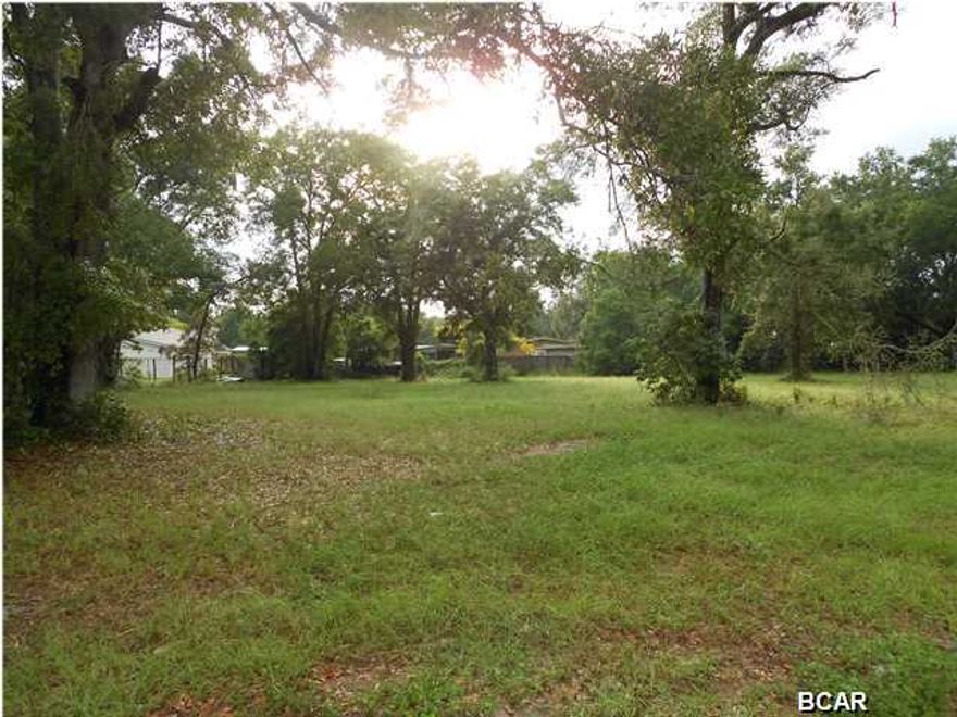 Residential vacant lot in a quiet neighborhood centrally located to all Panama City has to offer.