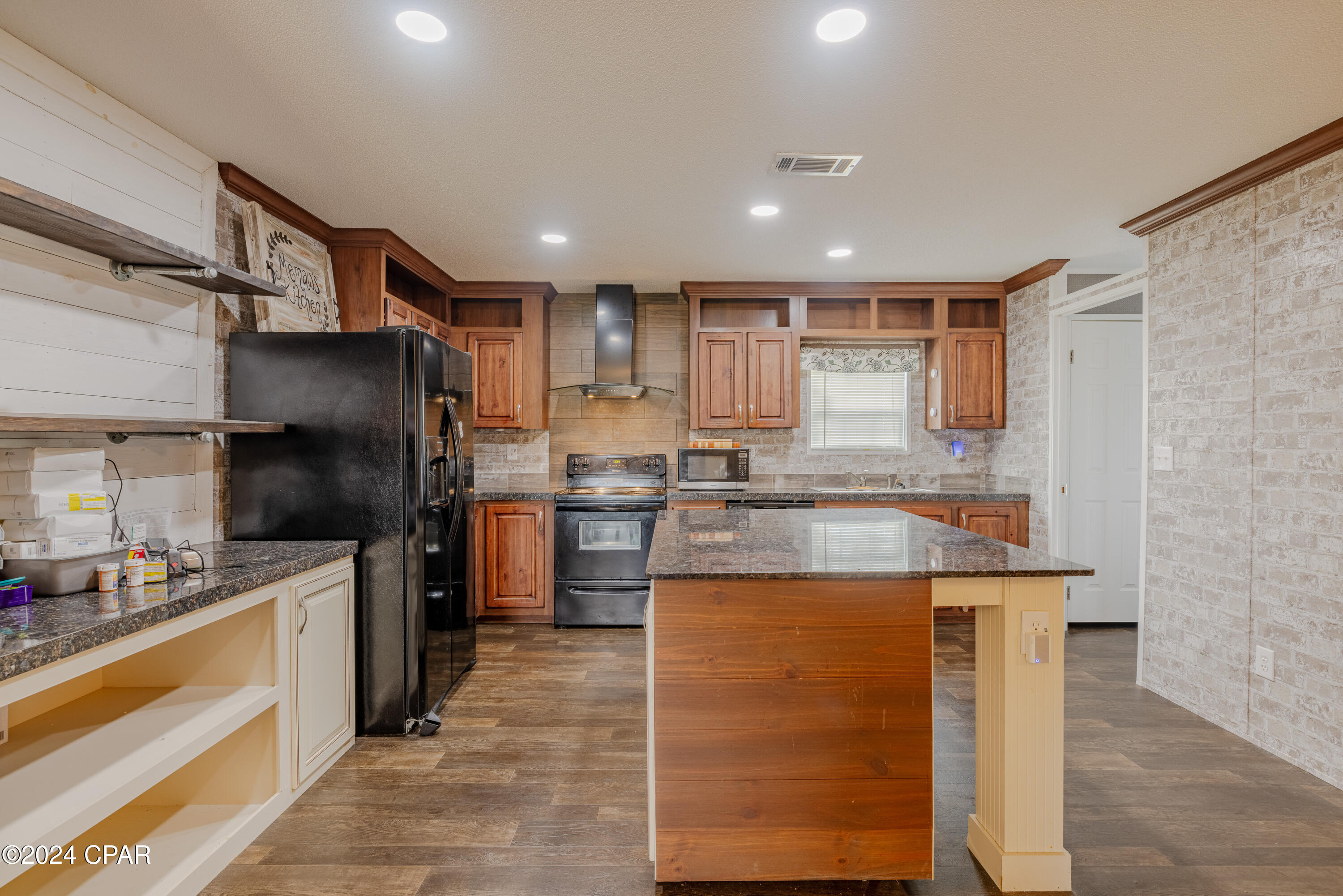 [No Recorded Subdiv] - Residential