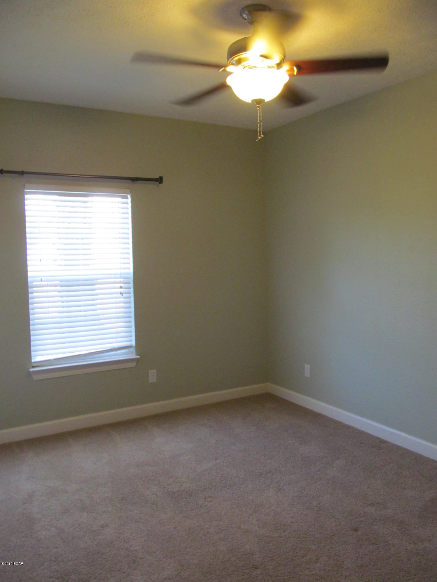 North Lagoon Oaks 7th Add - Residential Lease