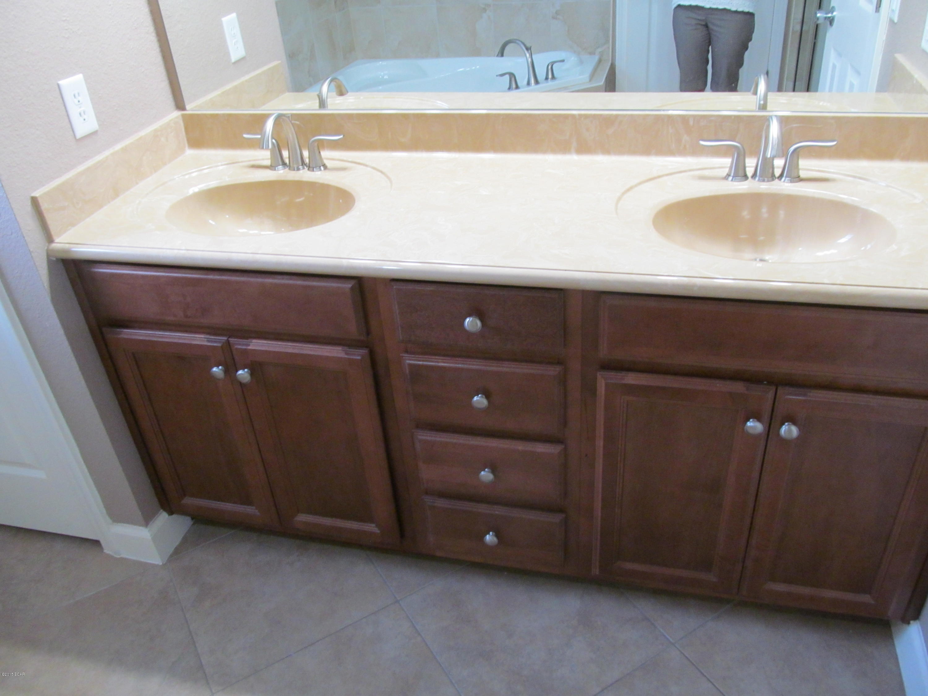 North Lagoon Oaks 7th Add - Residential Lease