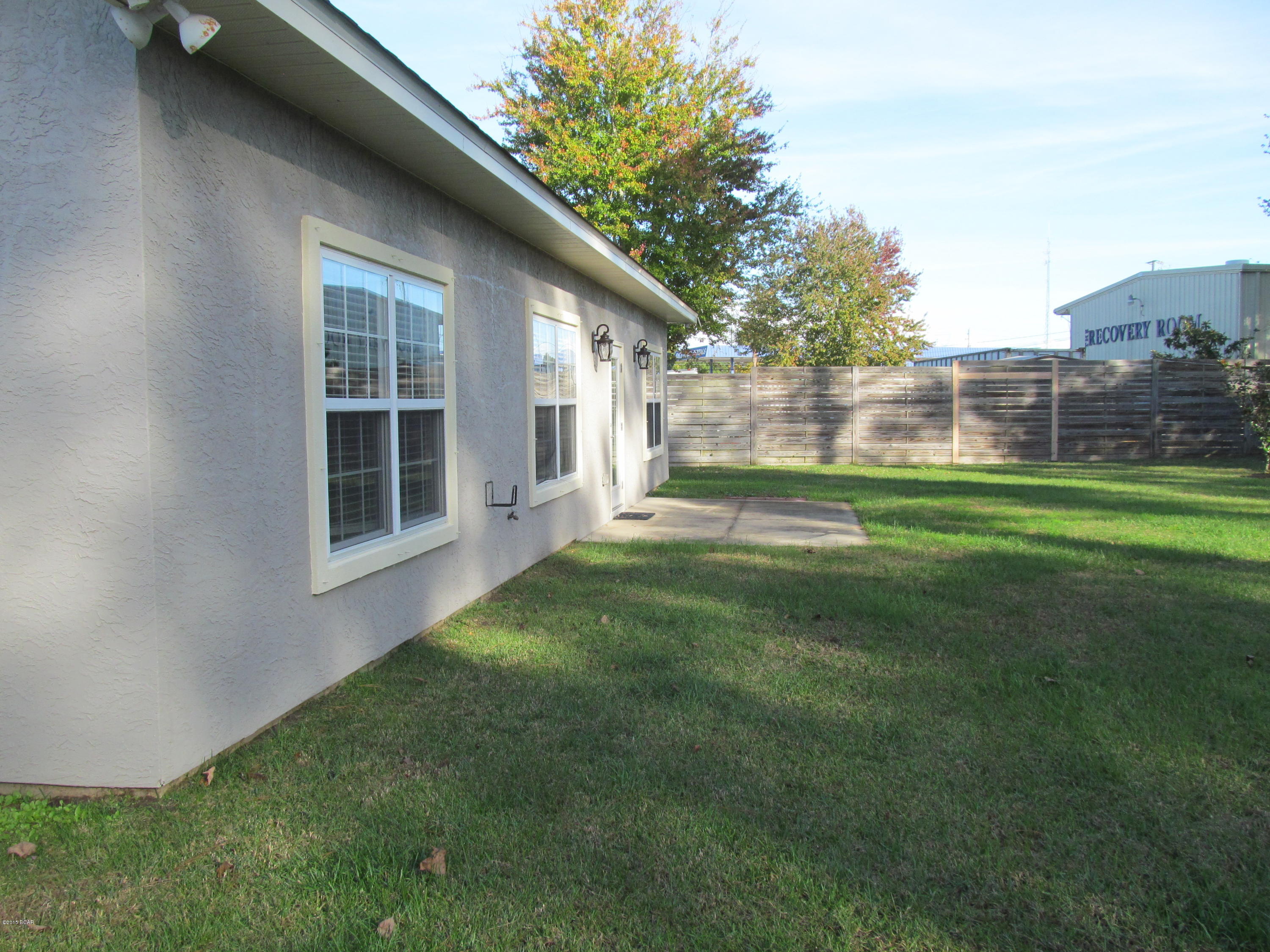 North Lagoon Oaks 7th Add - Residential Lease