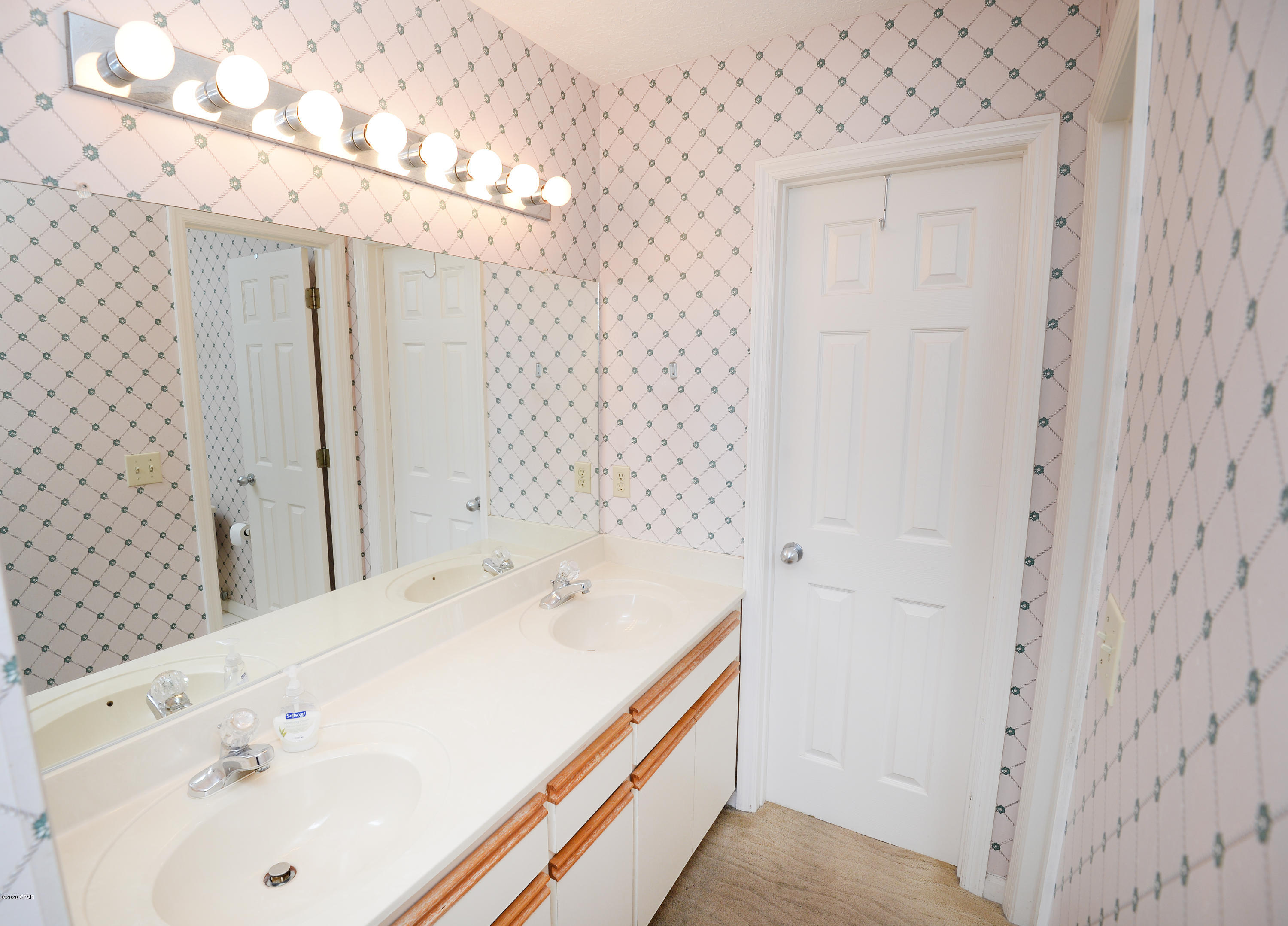 Sun Seeker Condo - Residential