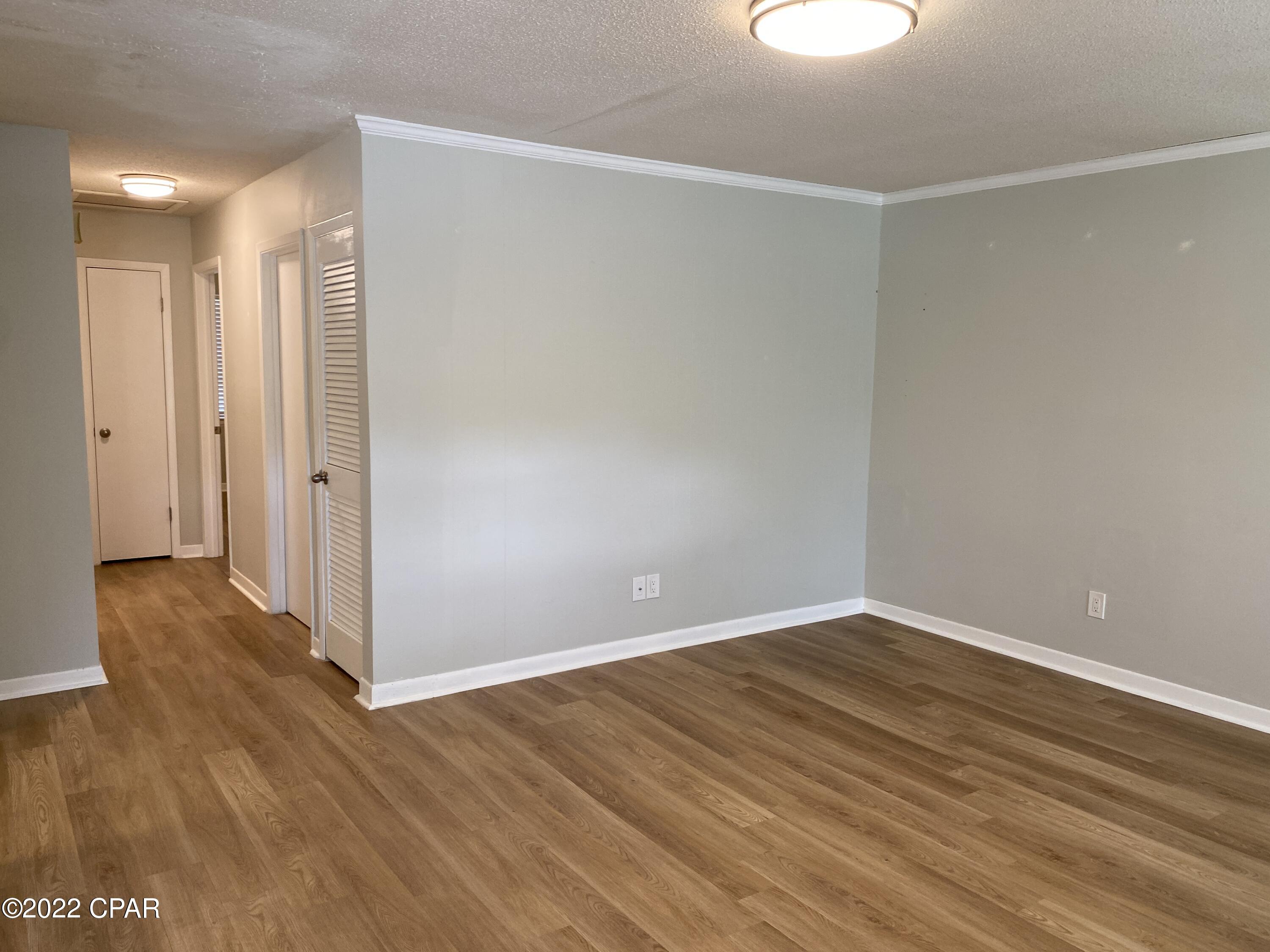 Valparaiso Pinecrest 6 - Residential