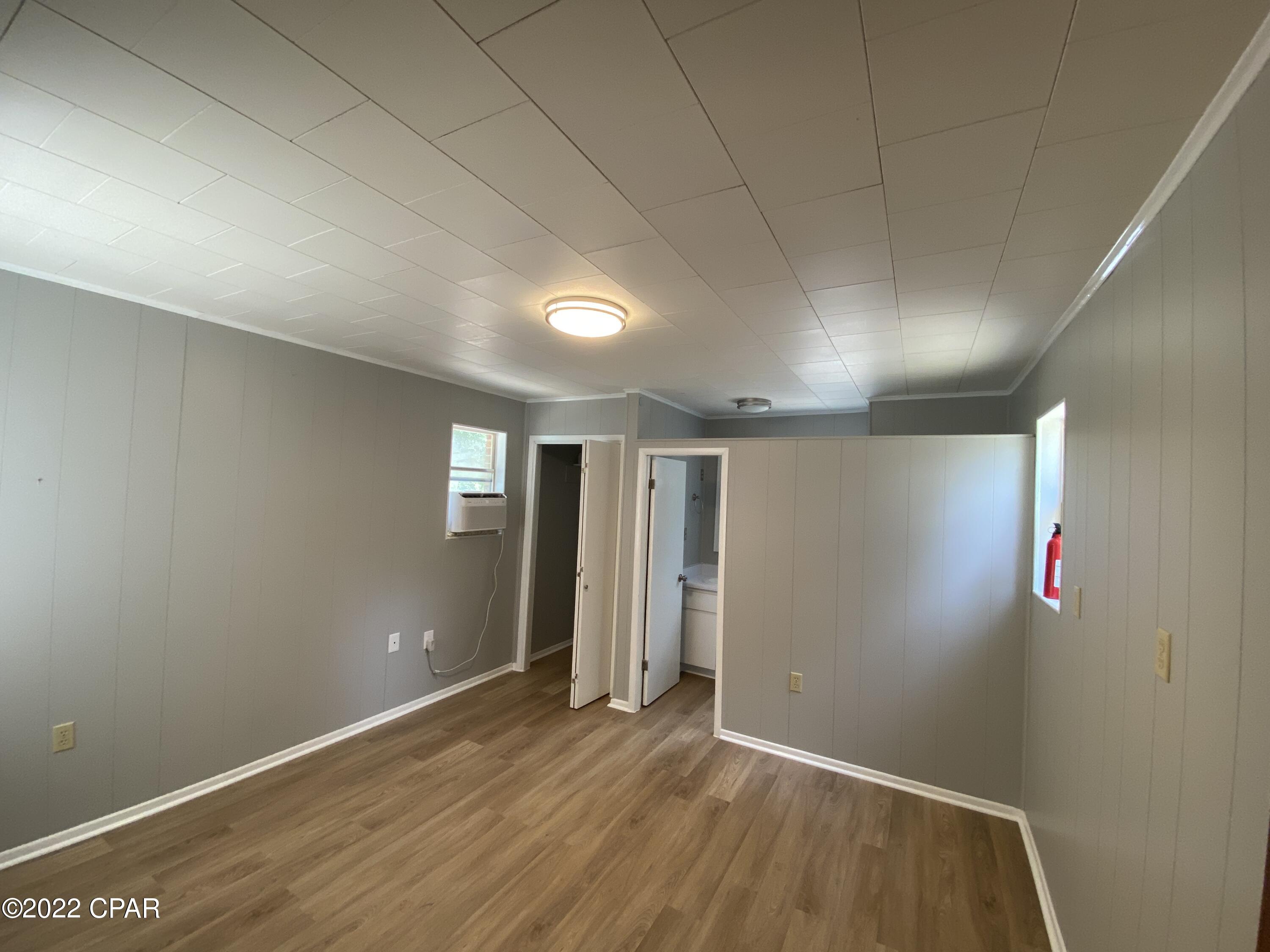 Valparaiso Pinecrest 6 - Residential