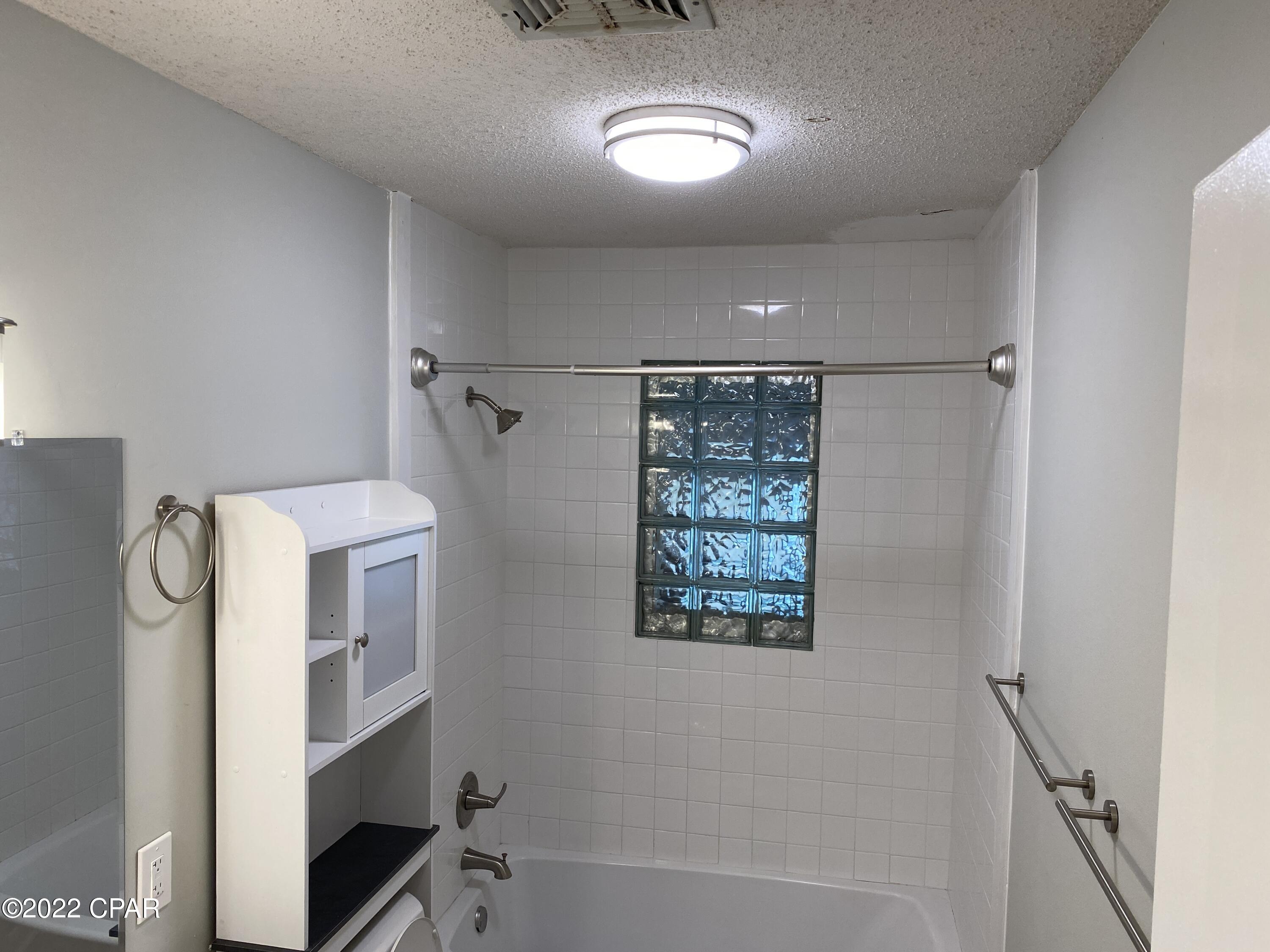 Valparaiso Pinecrest 6 - Residential