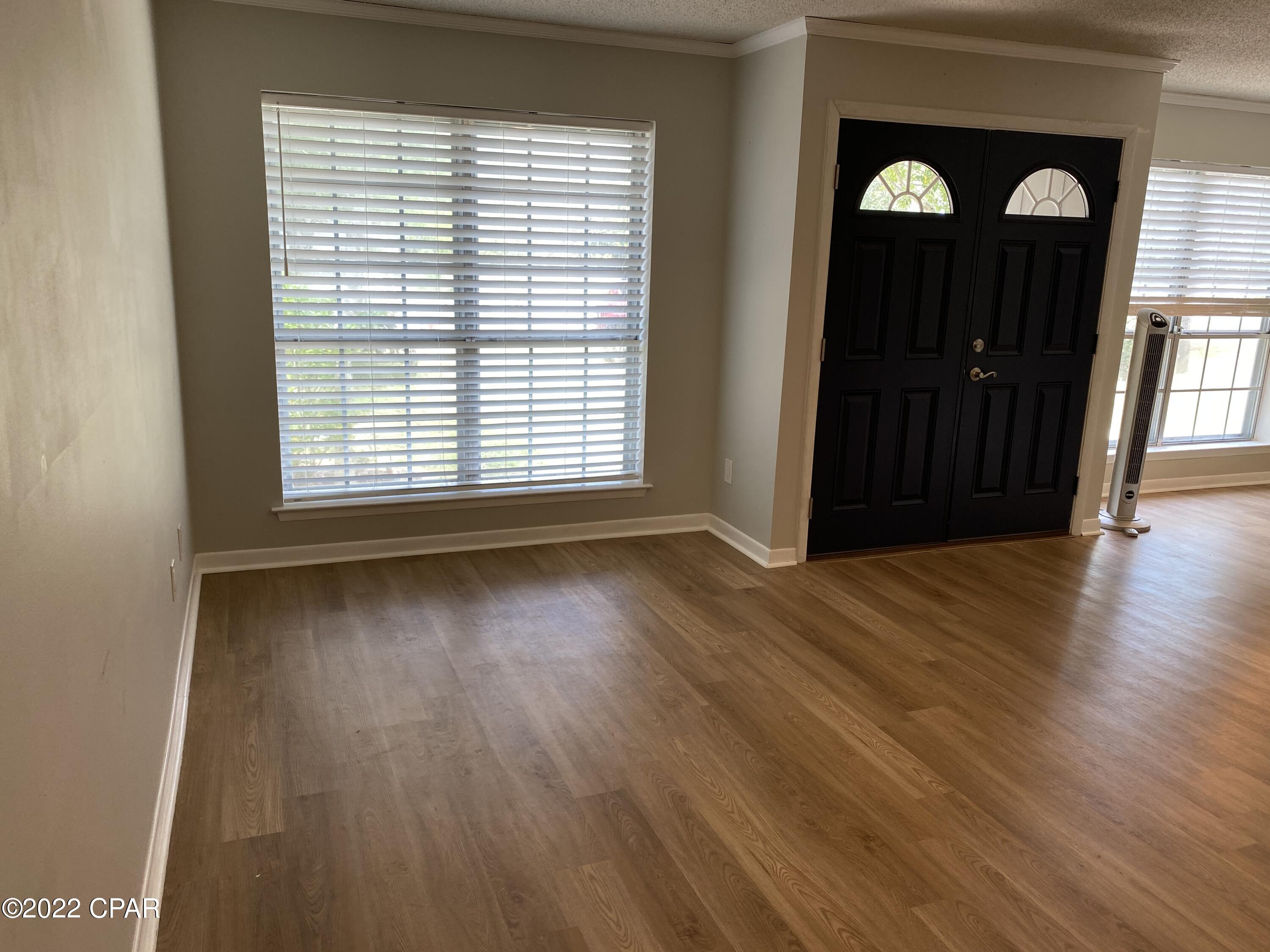 Valparaiso Pinecrest 6 - Residential