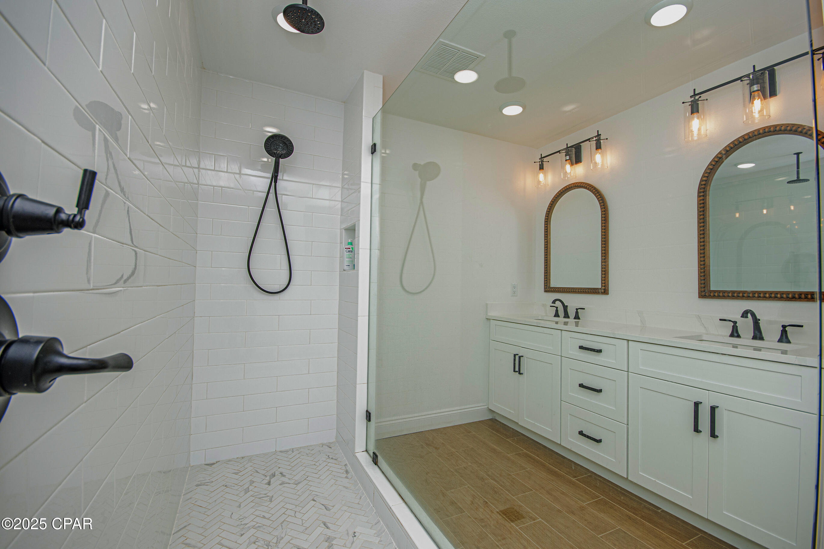 Kings Point - Residential