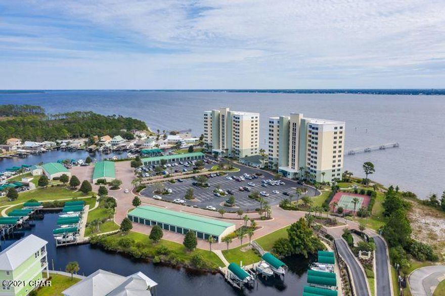 One of the few Condominium Communities with Boat Slips on property .BOAT SLIP #36 Included with condo

Newly Remodeled, this unit  has new engineered flooring thru out, new paint thru out, new kitchen cabinets and new kitchen stainless appliances, new bathroom cabinets and  new washer/dryer.
