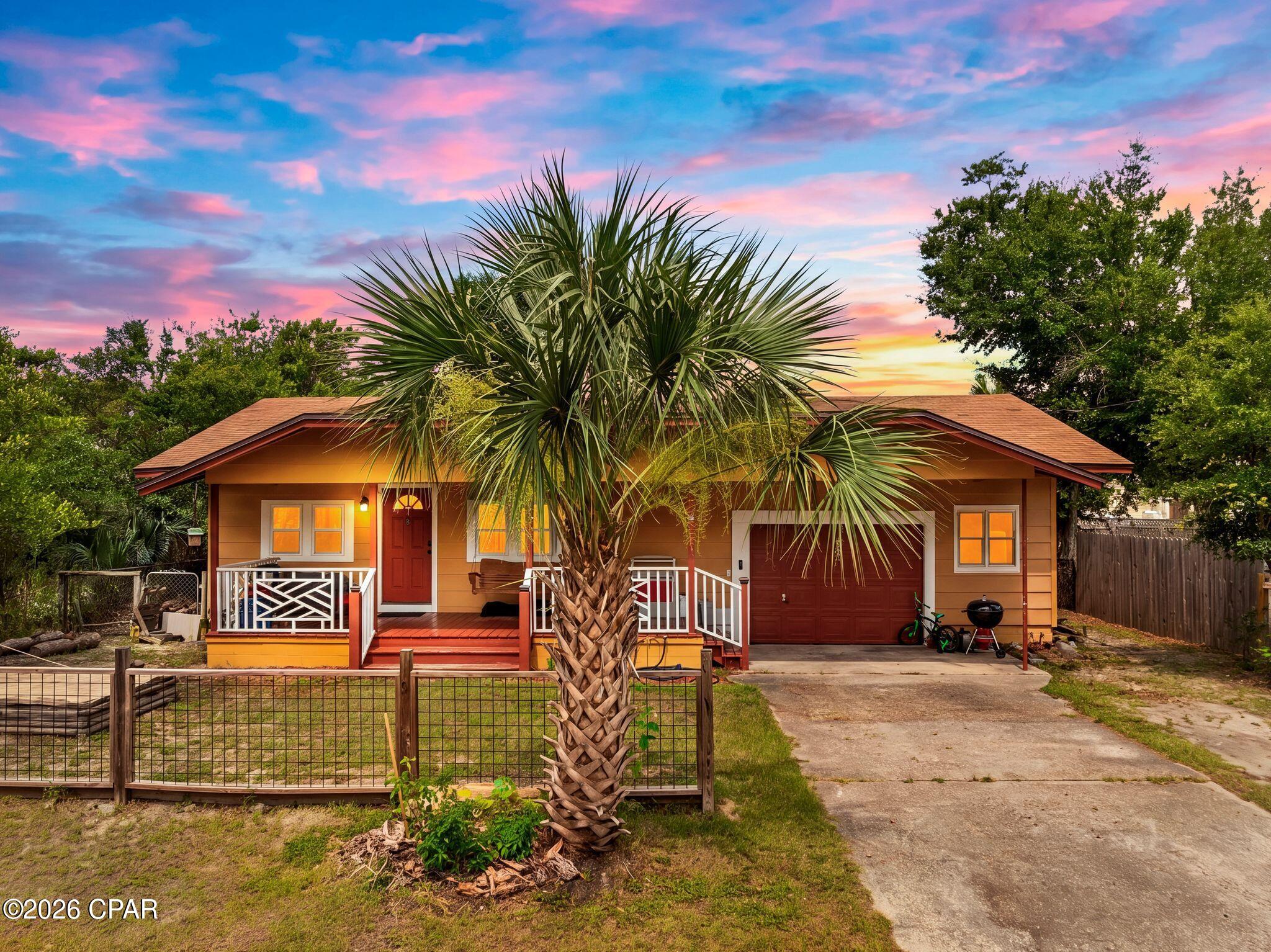 Photo 1 of 31 — 1707 Chestnut Avenue, Panama City, FL 32405