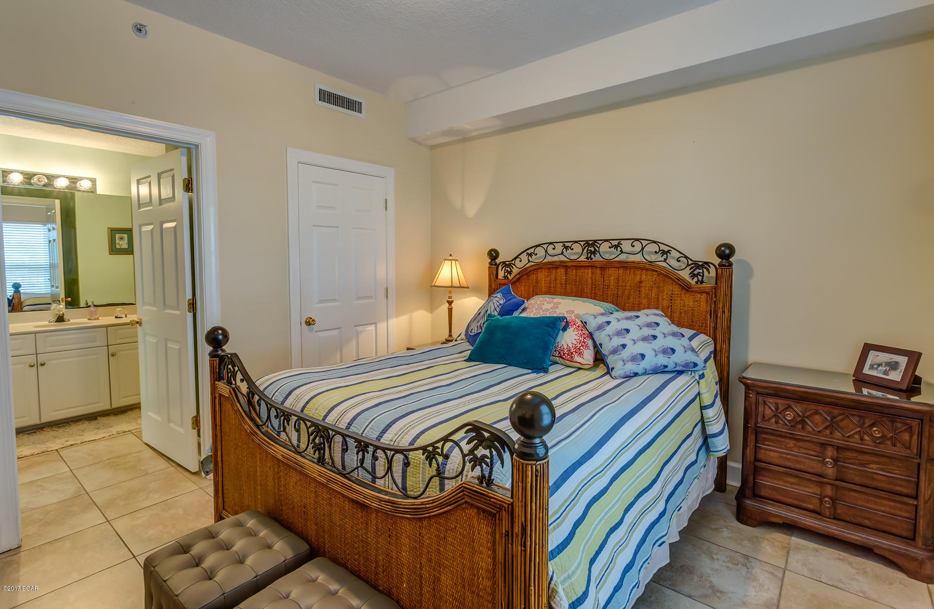 Twin Palms Resort - Residential