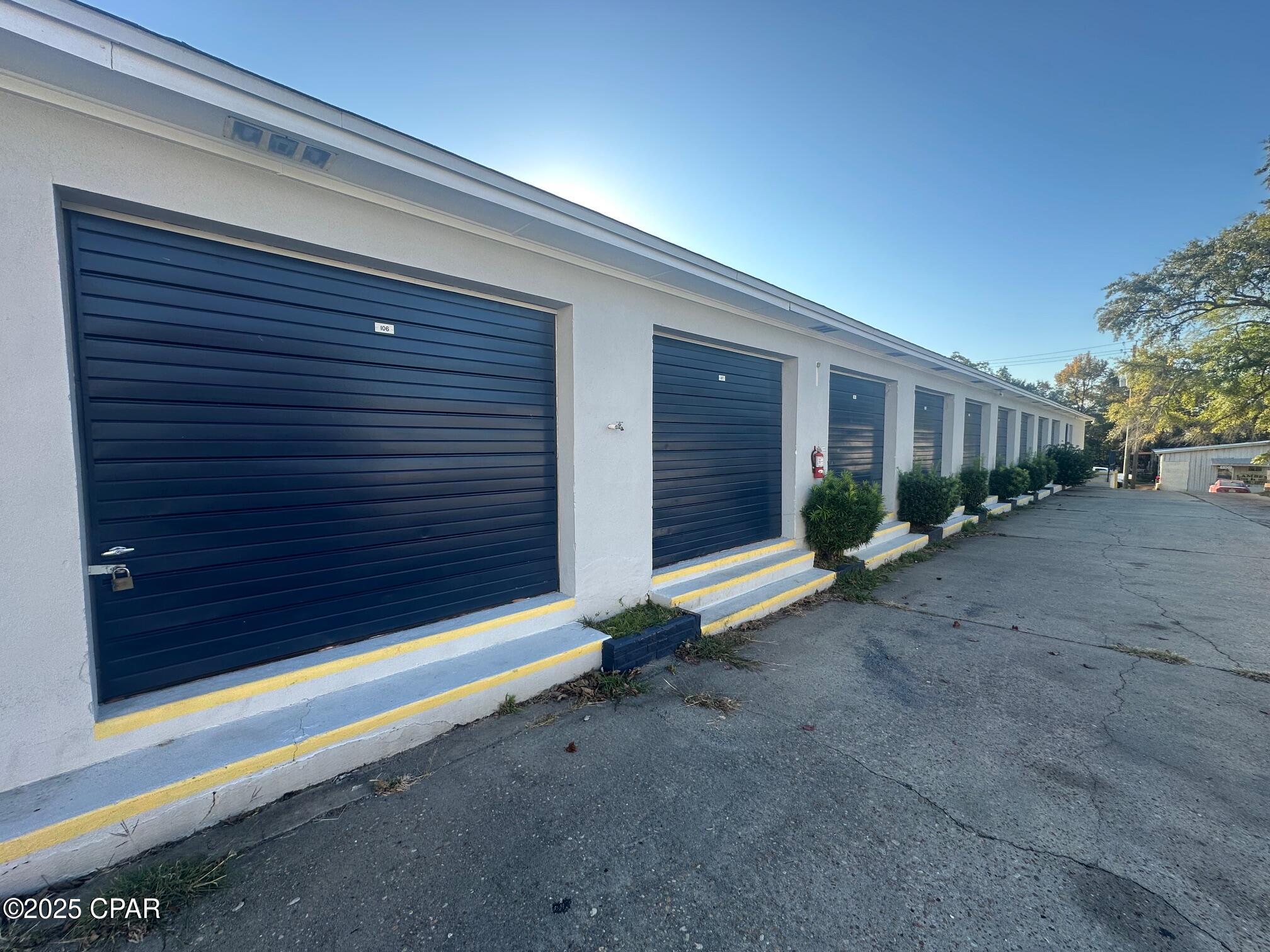 [No Recorded Subdiv] - Commercial Sale